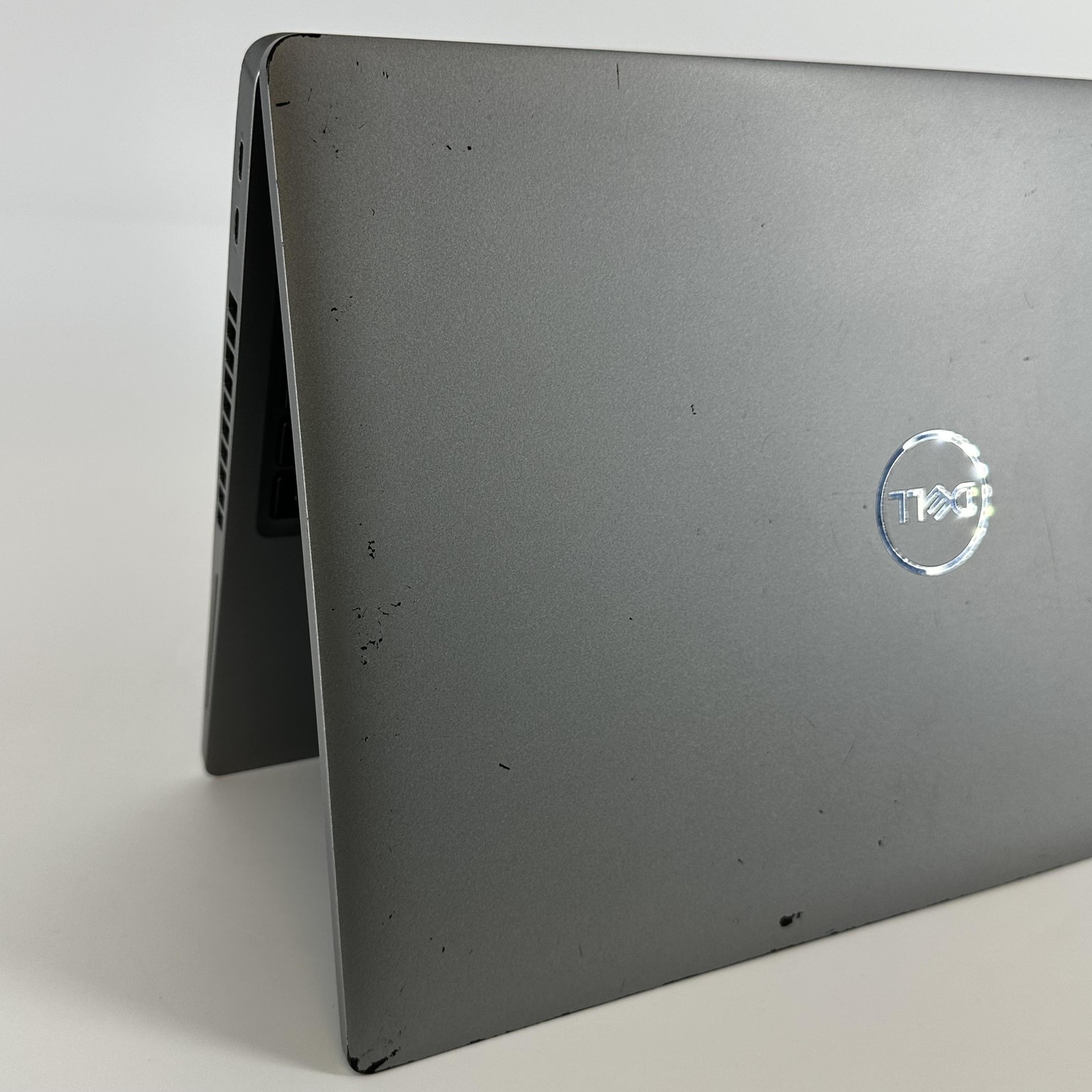 Dell Latitude 5520 15.6 Silver FHD i7-1185G7 3.00GHz 16GB 512GB SSD BAD BATTERY