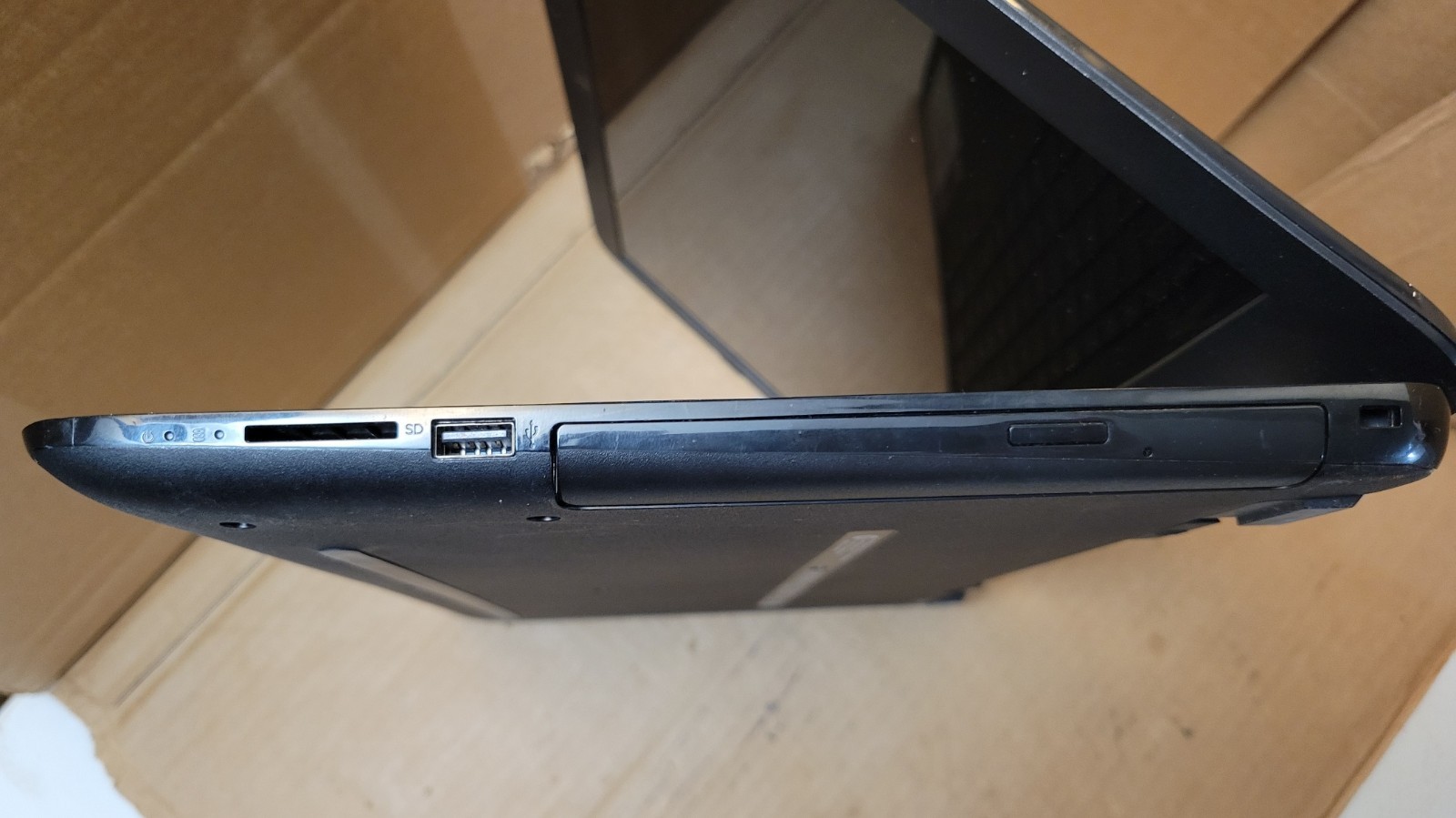 HP Notebook 15-ba009dx Laptop | AMD A6-7310 2GHz | 4GB RAM | 500GB HDD | Win10