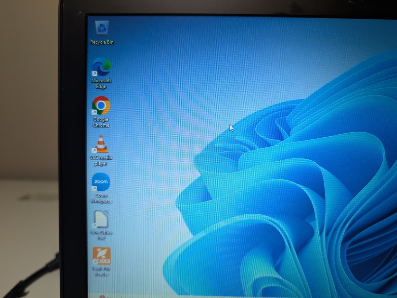 HP ProBook 430 G3 | i5 6th Gen 8GB RAM 128GB SSD | HD Windows 11 Pro Adapter