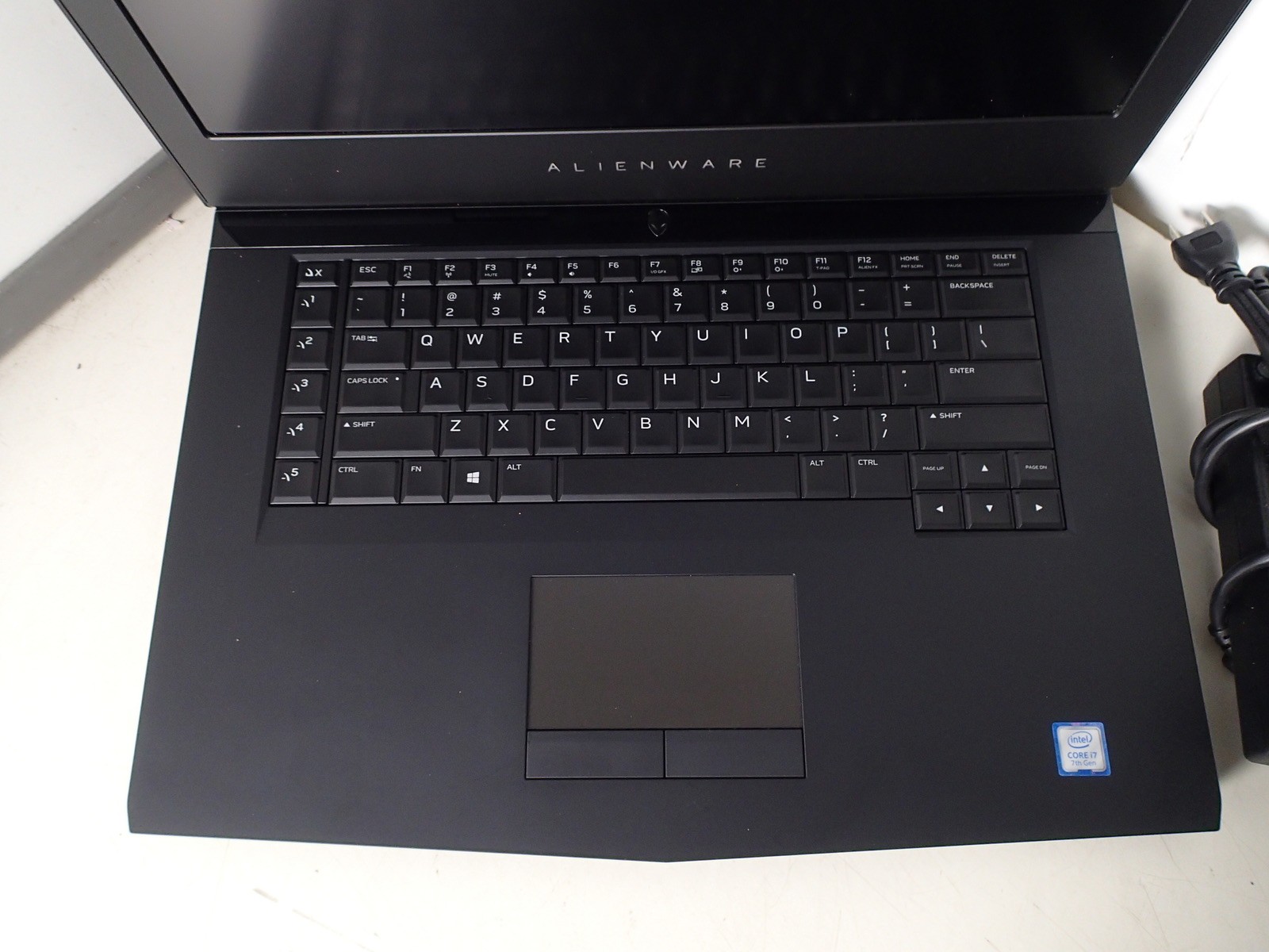 Alienware 15 R3 Intel Core i7 7700HQ 32GB RAM 512GB m.2 + 1TB 2.5″ HDD Win 11
