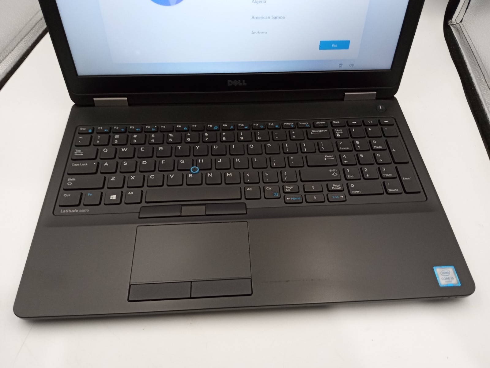 Dell Latitude E5570 15.6″ Intel Core i5-6200U 4GB RAM 256GB SSD Windows 11 -RR