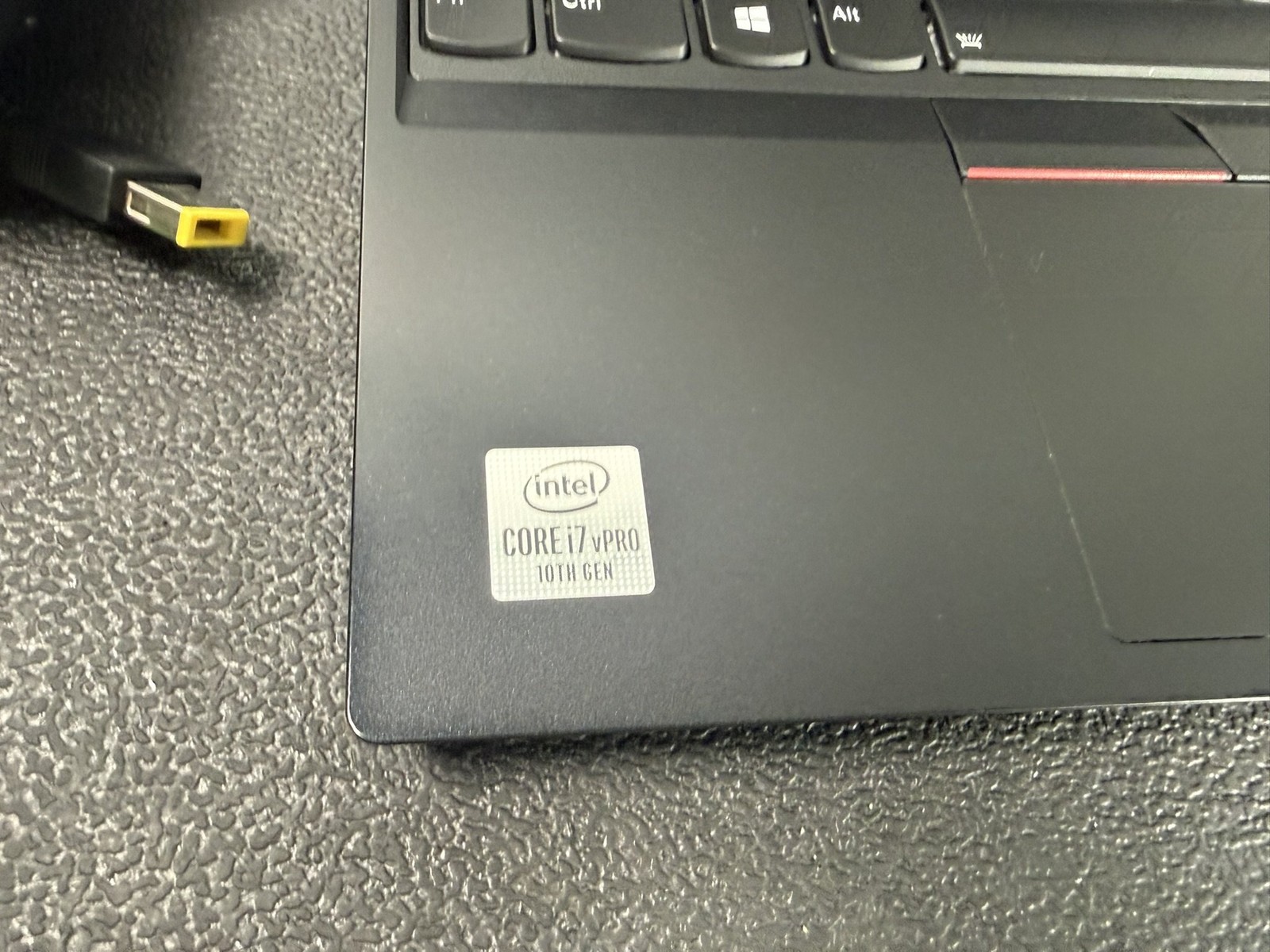 Lenovo ThinkPad P15v Gen 1 15.6″ i7-10850H 2.7GHz 32GB DDR4 NO SSD P620 – READ