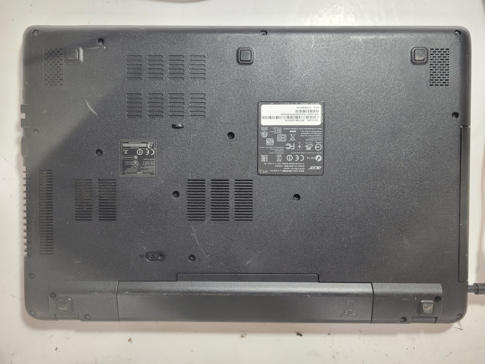 ACER ASPIRE E5-571 w/i5-5200U, 4GB RAM, 500GB HDD Laptop for Repair #0406