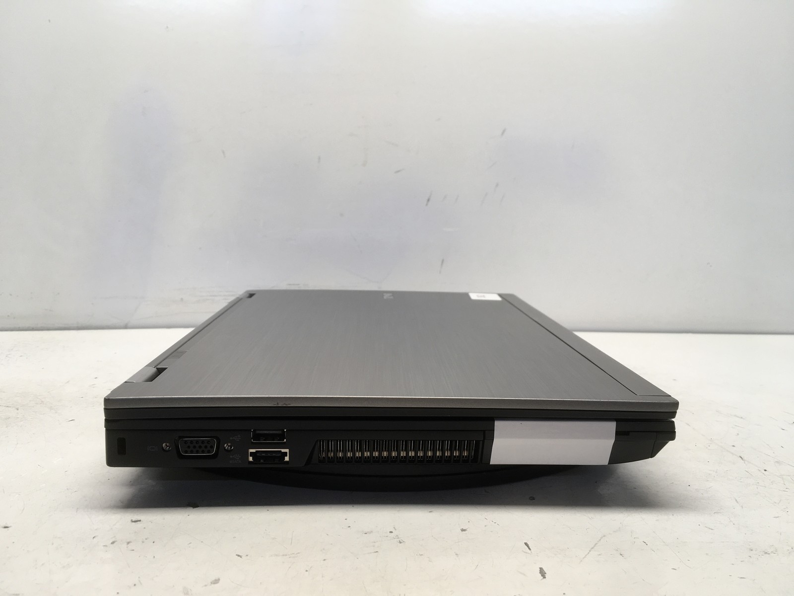 Dell Latitude E6410 Intel i5-M520 2.4GHz 4 GB NO HDD No Batt