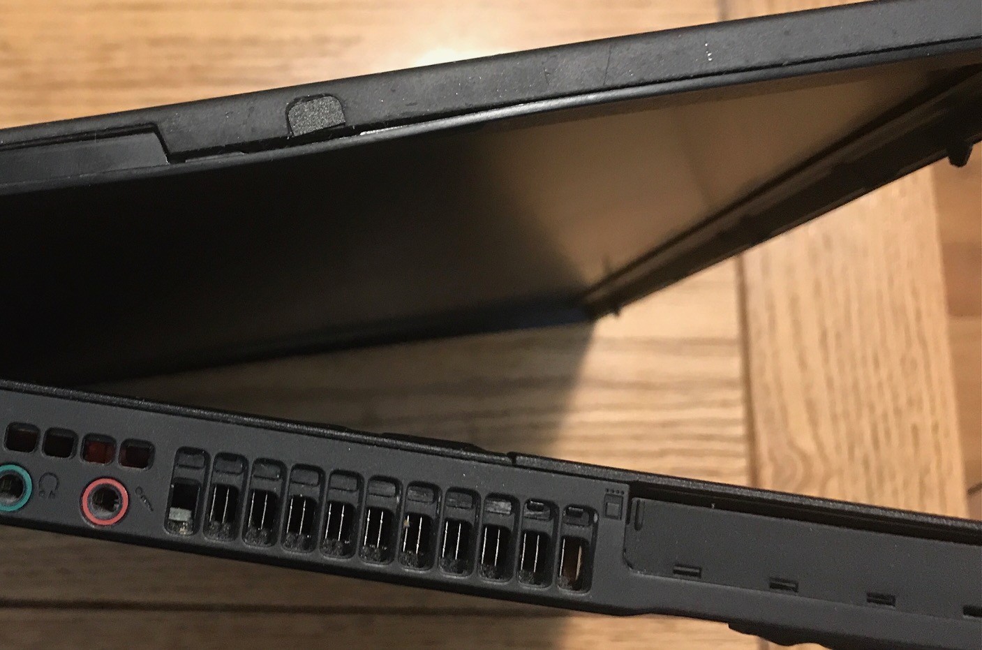 IBM ThinkPad T42 14″ XGA – 1.7ghz, 1.5gb, 160gb HDD, XP + win 98se dual boot