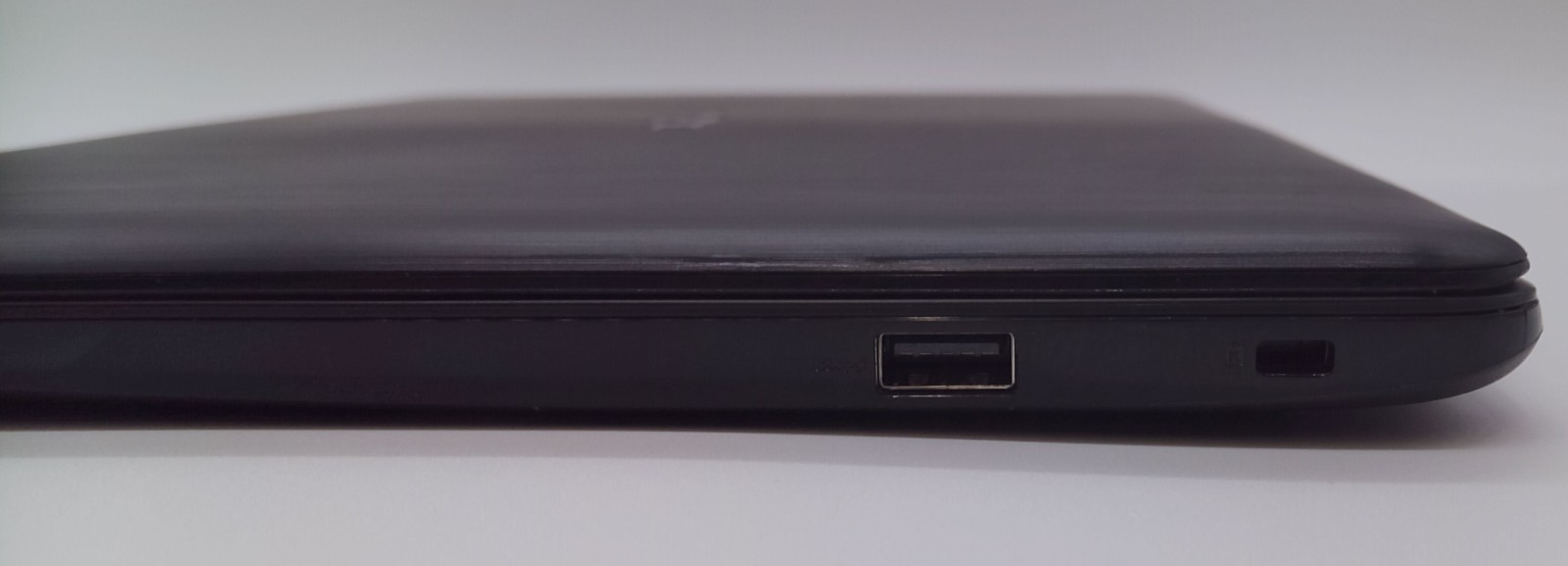 ASUS Chromebook Laptop C300M-DH02 13-inch Intel Celeron N3060 4GB 16GB SSD -USED