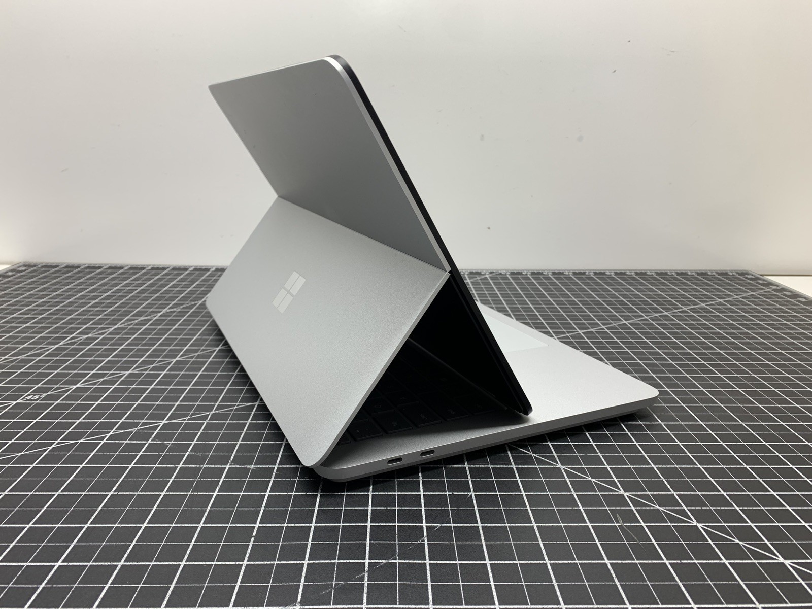 Microsoft Surface Laptop Studio Core i7-11370H, 512GB SSD, RTX 3050 Ti | #P222