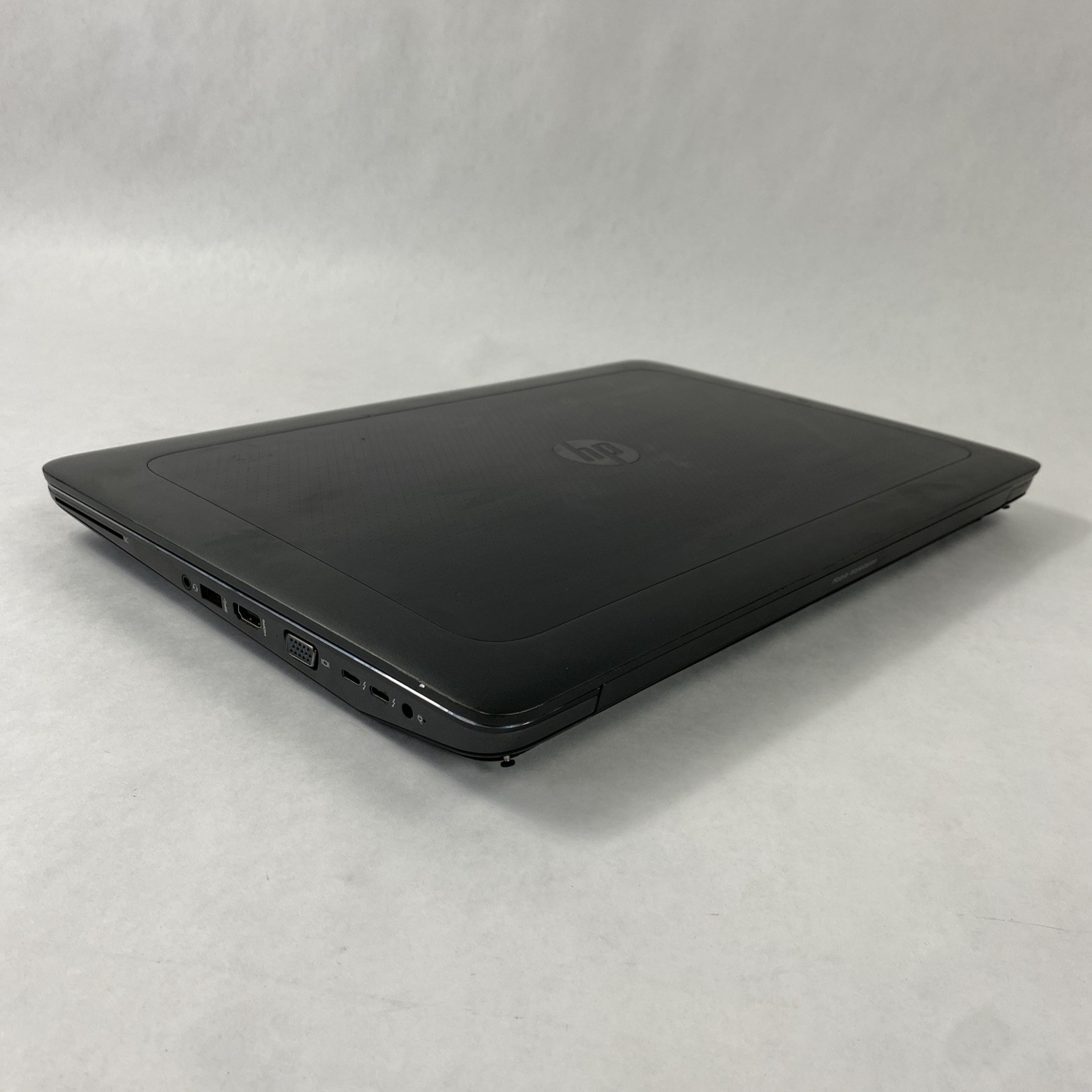 HP ZBook 17 G3 Intel Xeon E3 1535M V5 2.9GHz 16GB RAM 17.3″ No Battery No HDD/OS