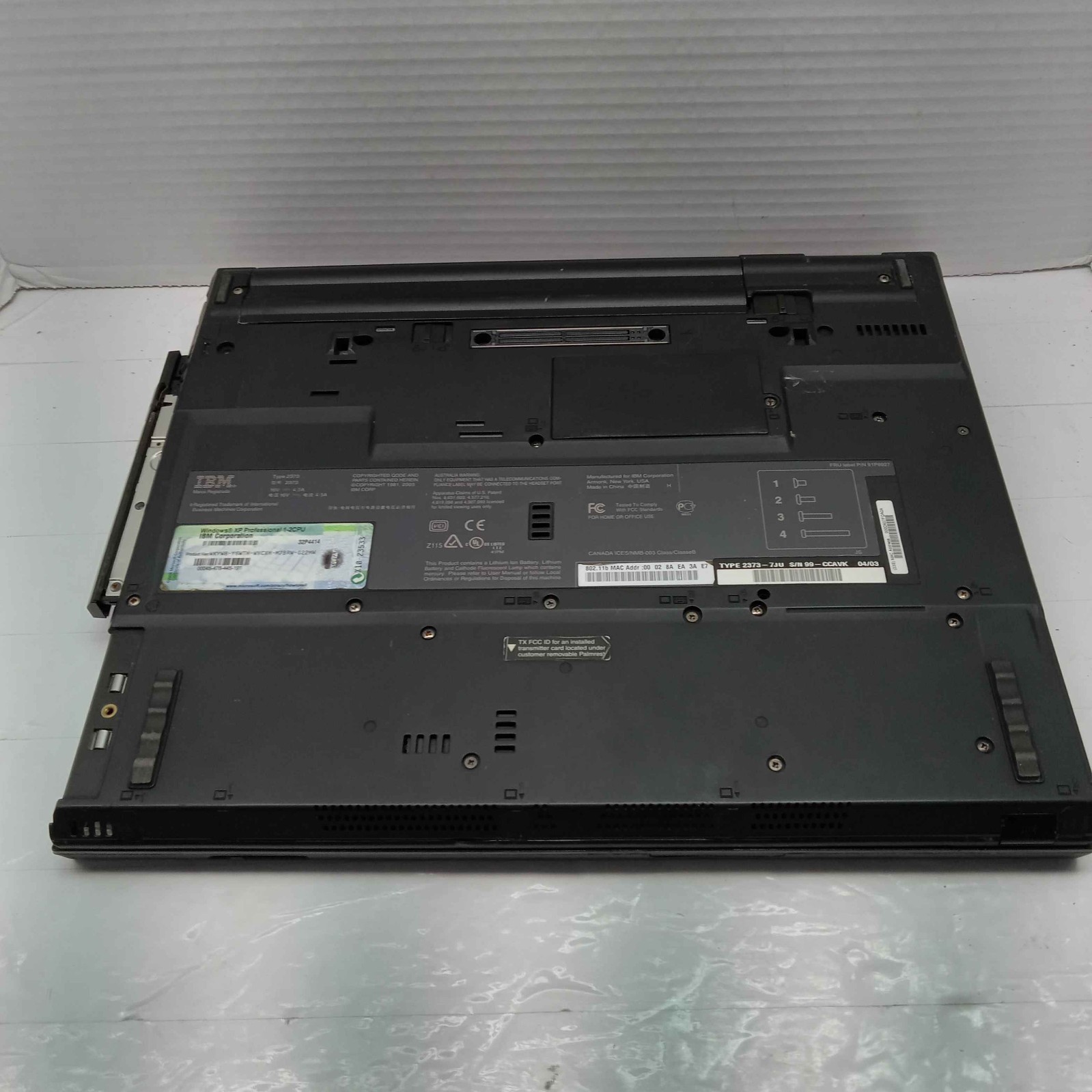 IBM ThinkPad T41 14.1″ Laptop Pentium M Unknown RAM No HDD – BROKEN READ ^