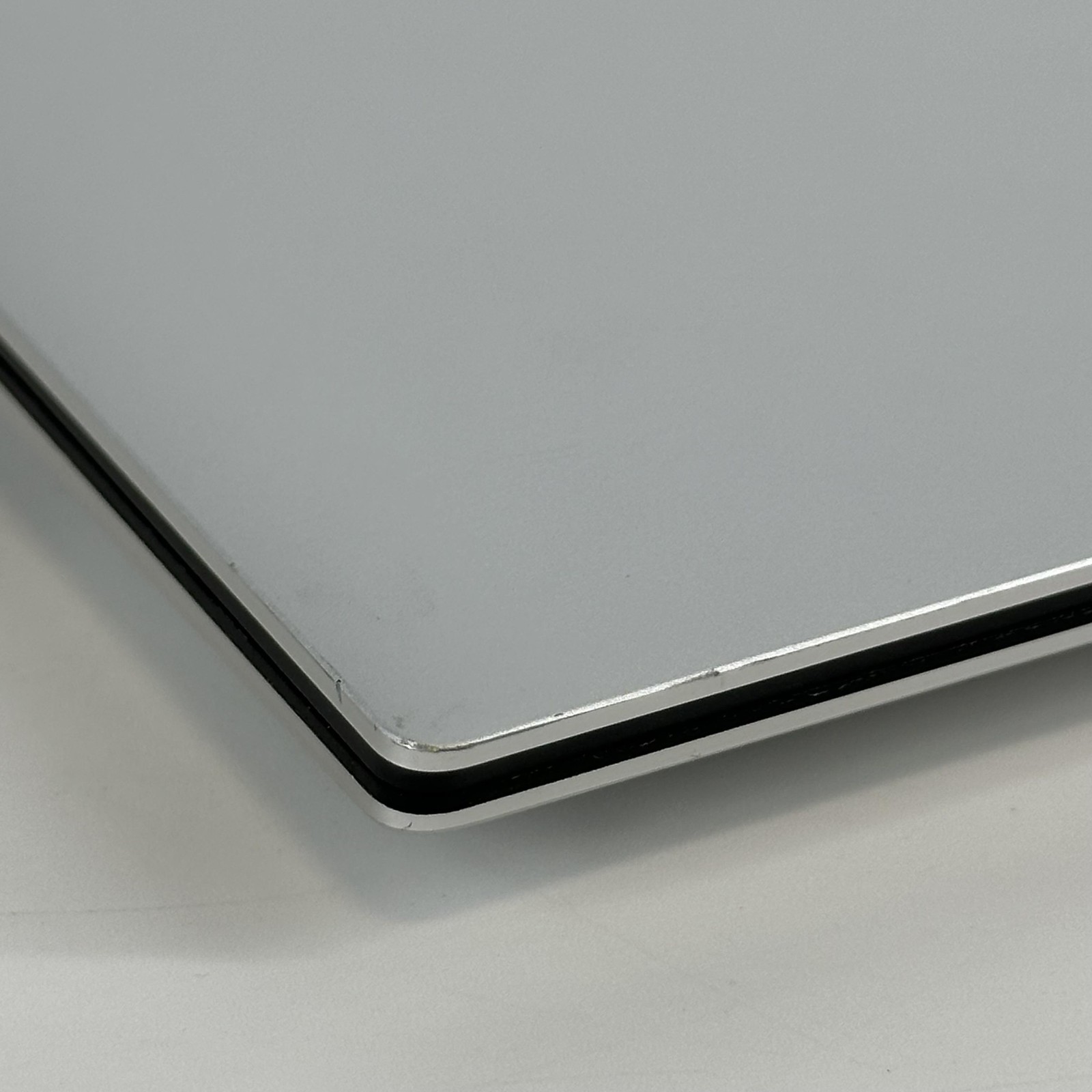 Dell XPS 15 9520 FHD+ 2.3GHz i7-12700H 64GB 512GB SSD RTX 3050 Ti Good LCD BLEED