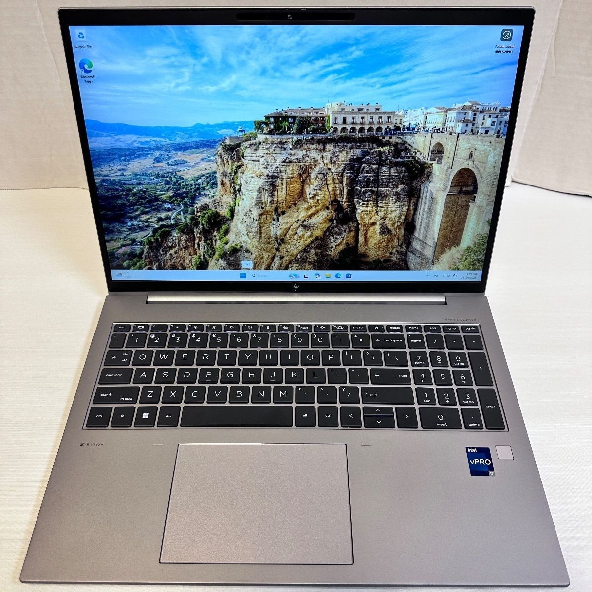 HP ZBook Firefly 16 inch G10 Mobile Workstation PC, i7-1370P, 32GB, 512GB SSD
