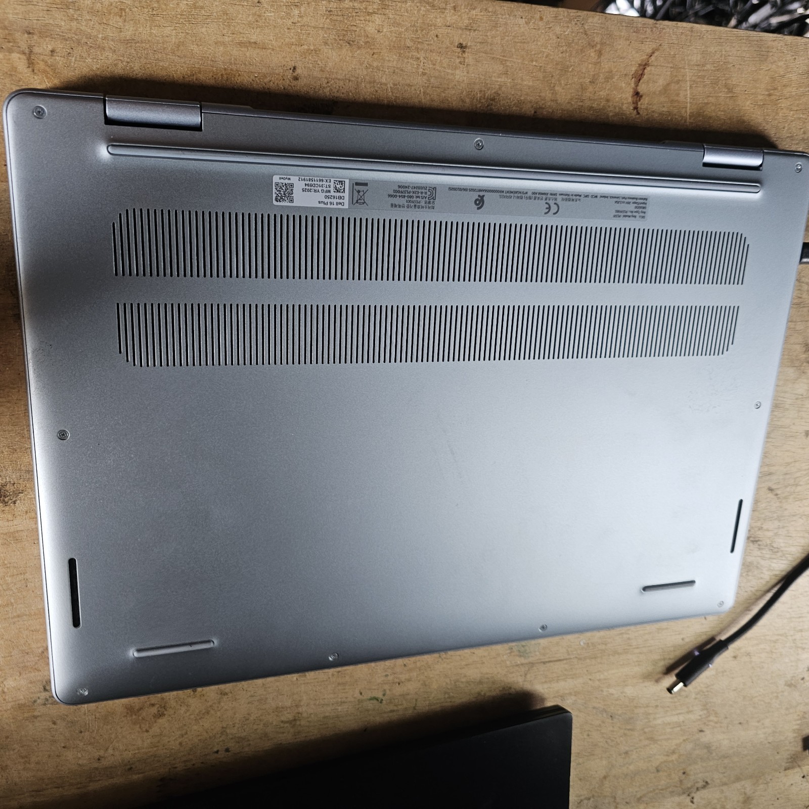 Dell 16 Plus DB16250 16 Silver FHD 3.3 GHz Ultra 9 288V 32GB 1TB SSD A