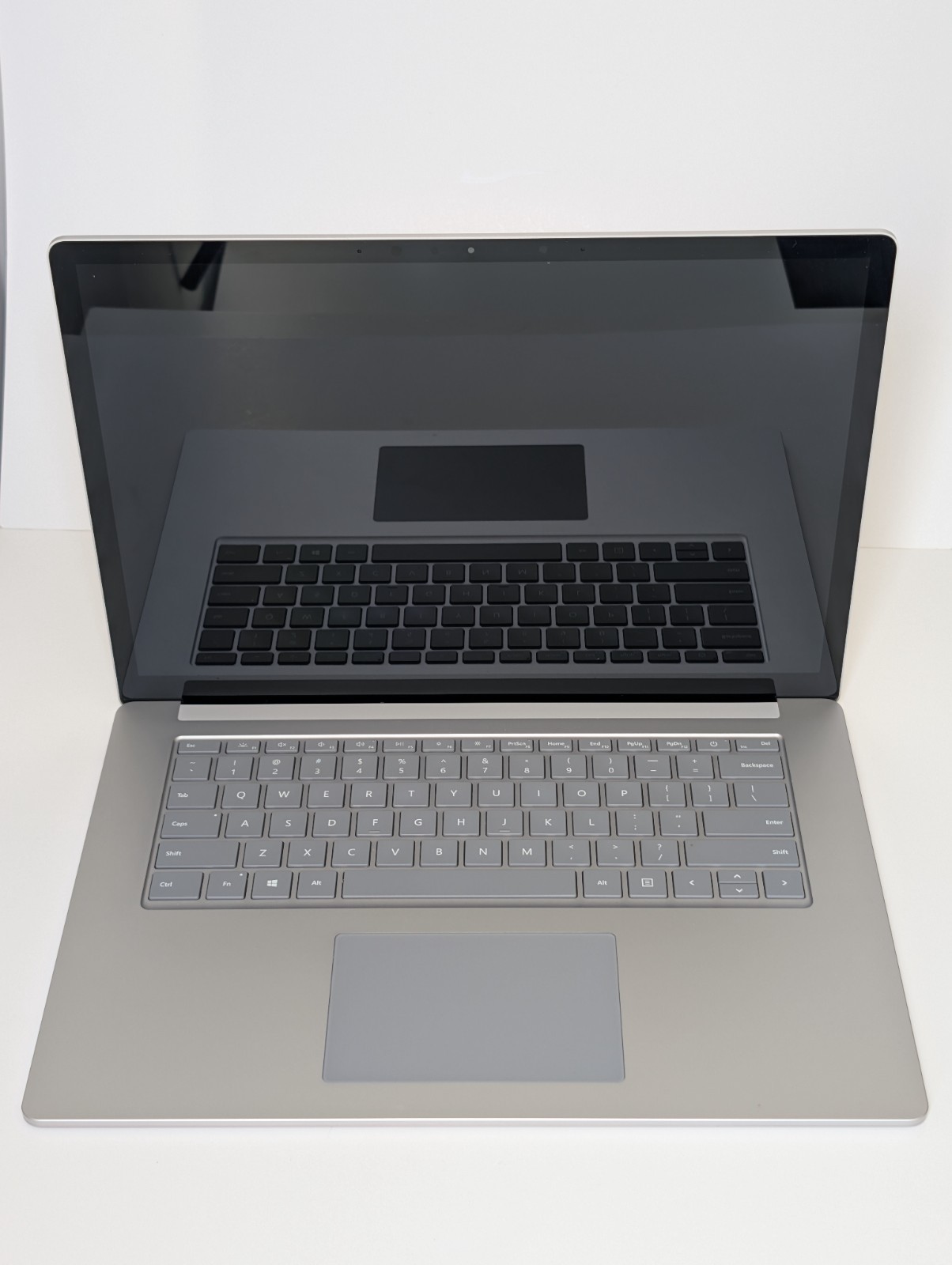 Microsoft Surface Laptop 3 13.5” Ryzen 5/ 8GB- 128GB SSD /Vega 9 – Win10. ~357~