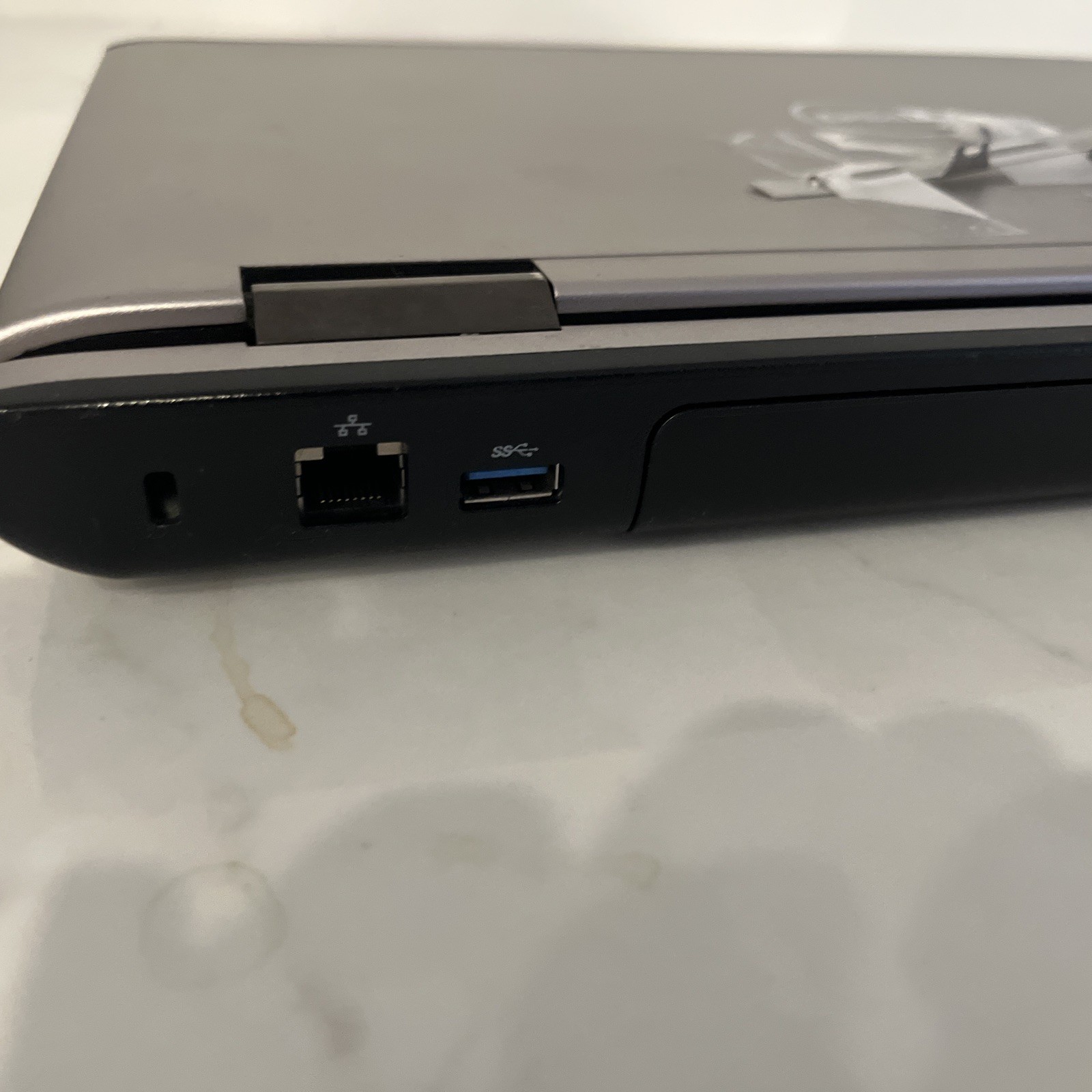 Dell Vostro 3555 Service Tag: 37rcpt1 15.6 Inch Laptop No Hd, No Power Cord.