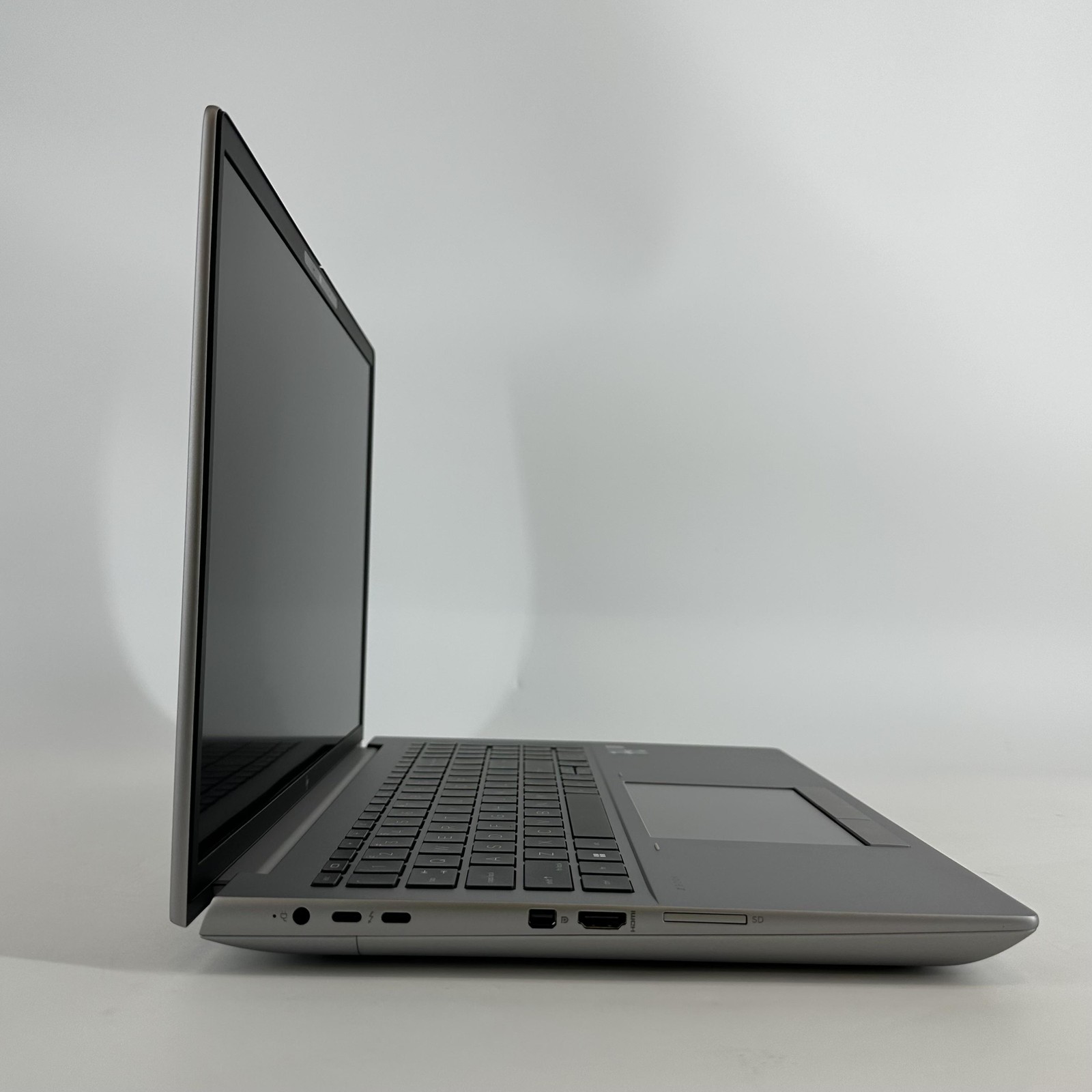 HP ZBook Fury 16 G9 FHD+ 2.1 GHz i7-12850HX 32GB 1TB SSD RTX A2000 Very Good