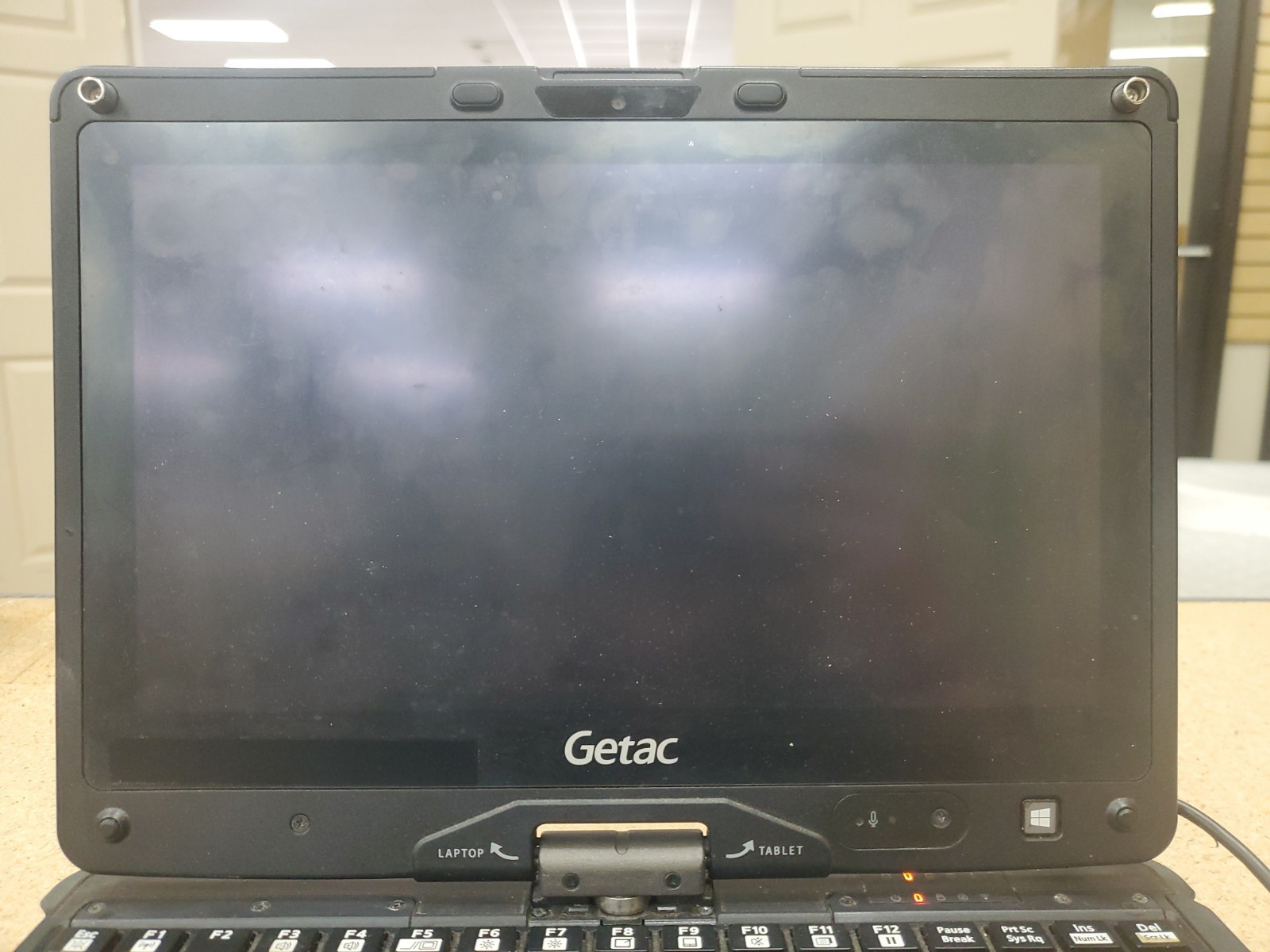 GETAC V110 Laptop Tablet Touch Screen i5-4300U 1.90GHz 8gB No HDD 8379hrs