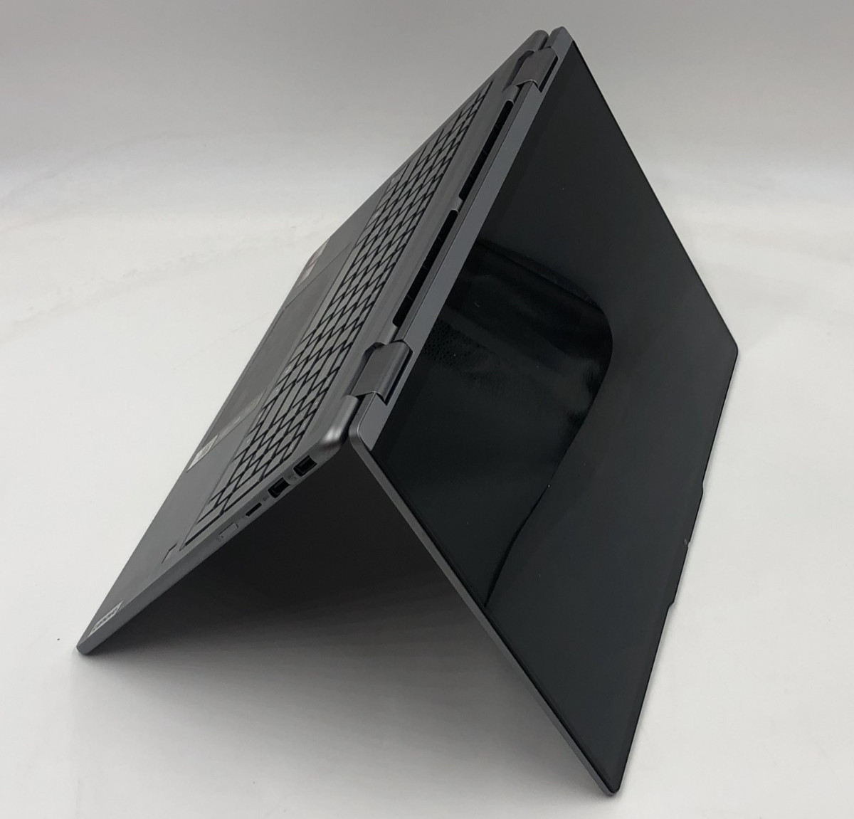 Lenovo Yoga 7 2-In-1 Laptop 16AHP9- AMD Ryzen 7 8840HS- 3.3Ghz- 16GB RAM 1TB SSD