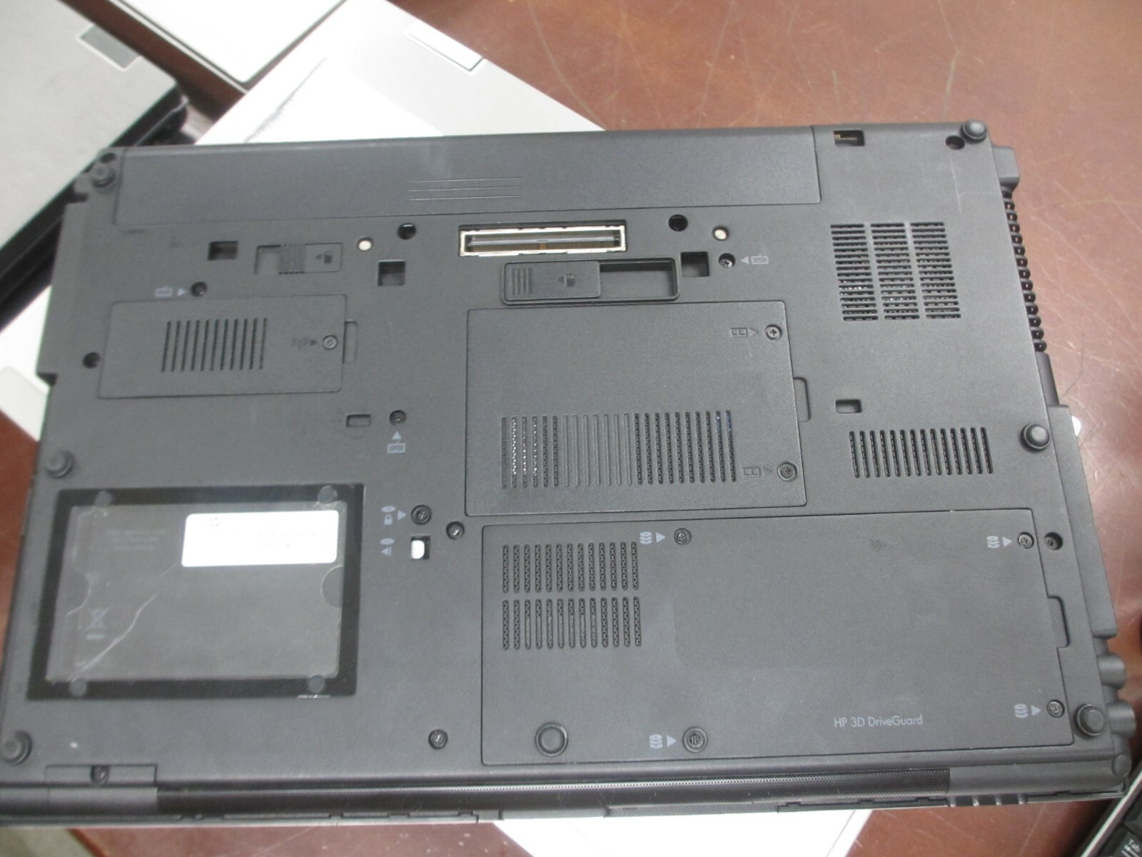 HP ELITEBOOK 8540P i5 M560 2.67GHz 8GB 160GB DVD-RW Laptop w/ AC [NO WEBCAM/OS]