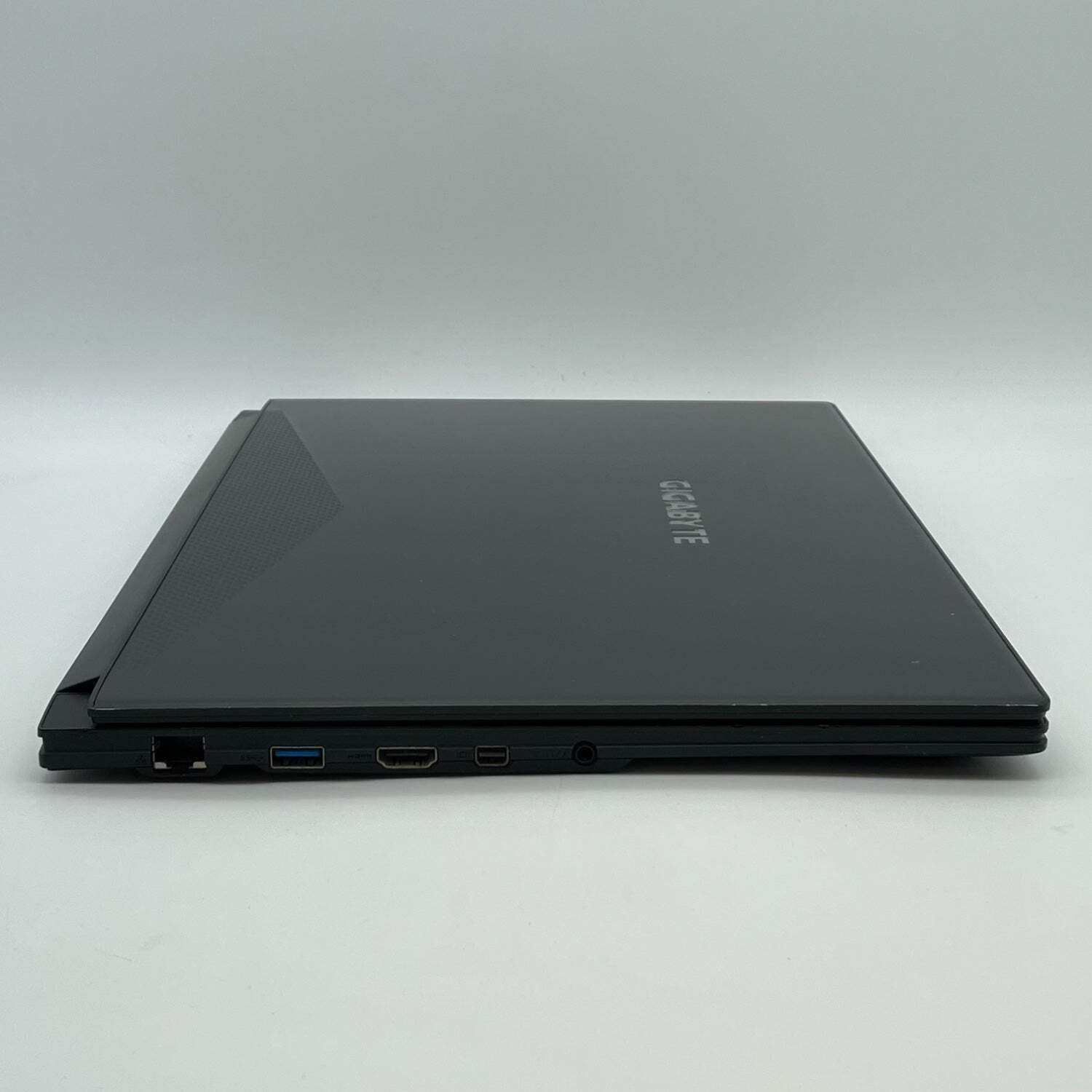 Gigabyte AERO 15.6″ i7-8750H 2.21GHz 16GB RAM 512GB SSD GeForce GTX 1070 Max-Q