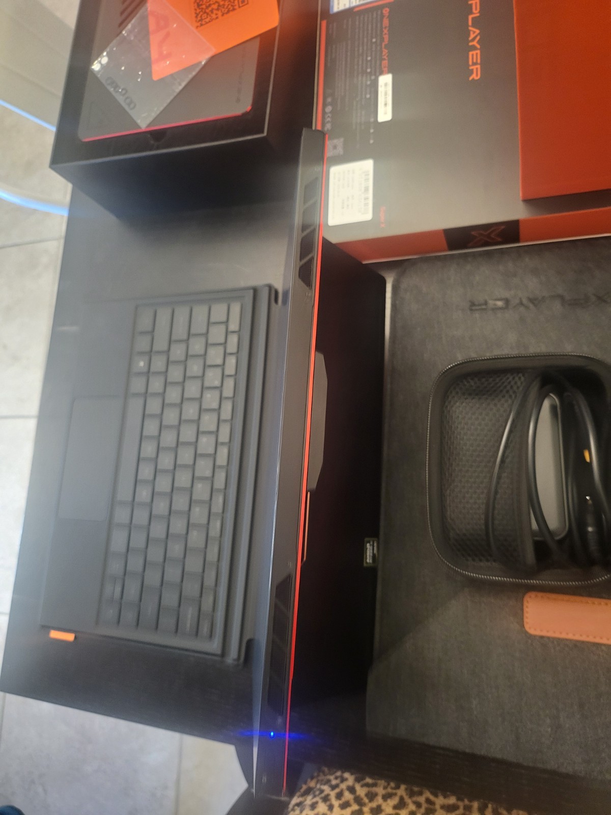 OneXPlayer Super X 14″AMD AI MAX+ 395 Laptop + Tablet 2-in-1 64GB+1TB Water cool