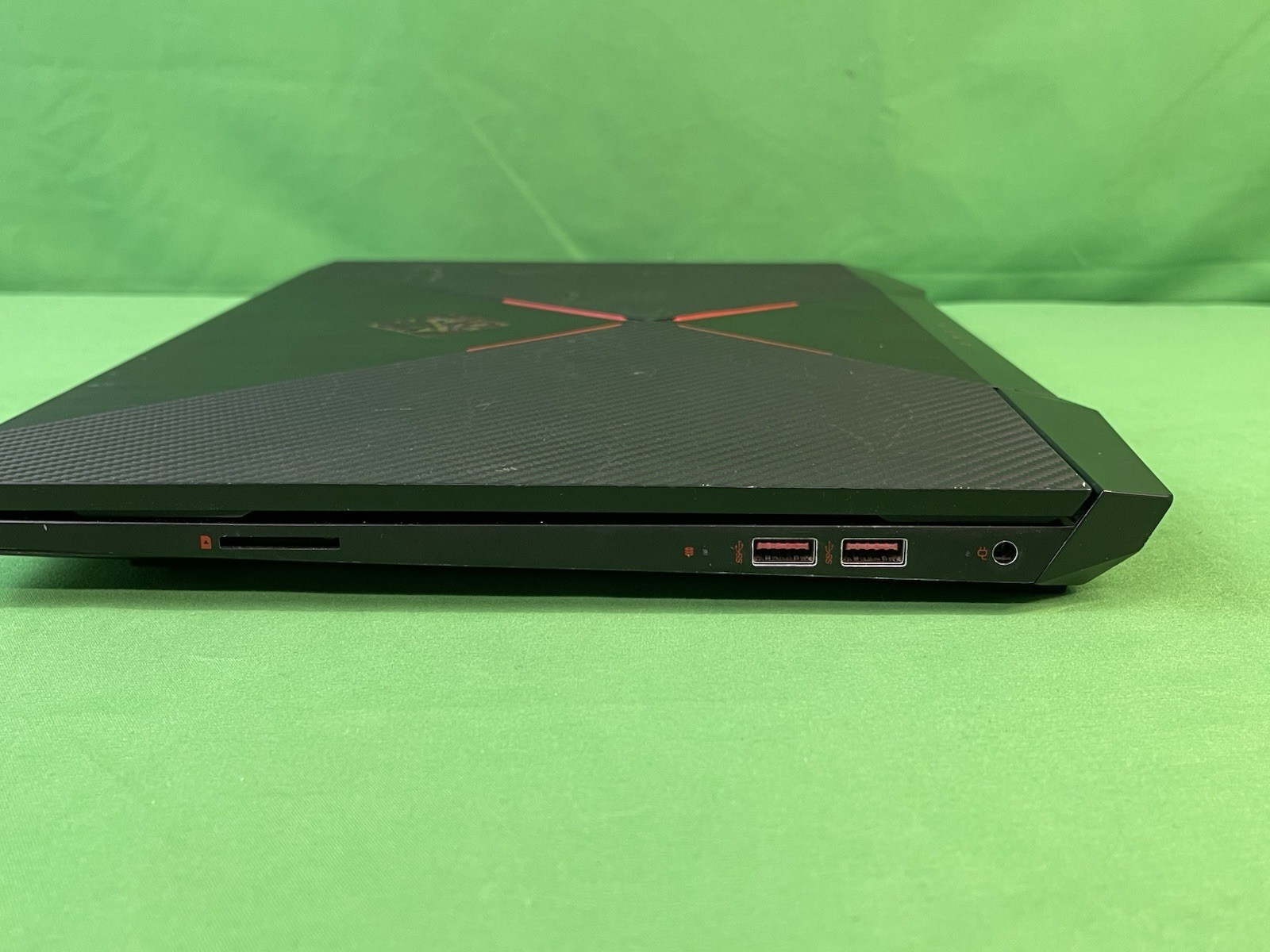 HP Omen Gaming Laptop Intel i7-7700HQ, GTX 1050 4GB, 8GB Ram, 512GB SSD, Win 10