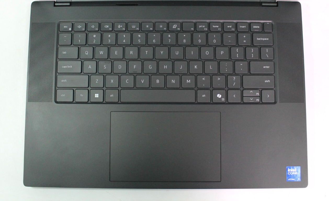 Dell Precision 5690 | Intel Core Ultra 7 165H | 64GB RAM | 1TB NVMe | RTX 3500