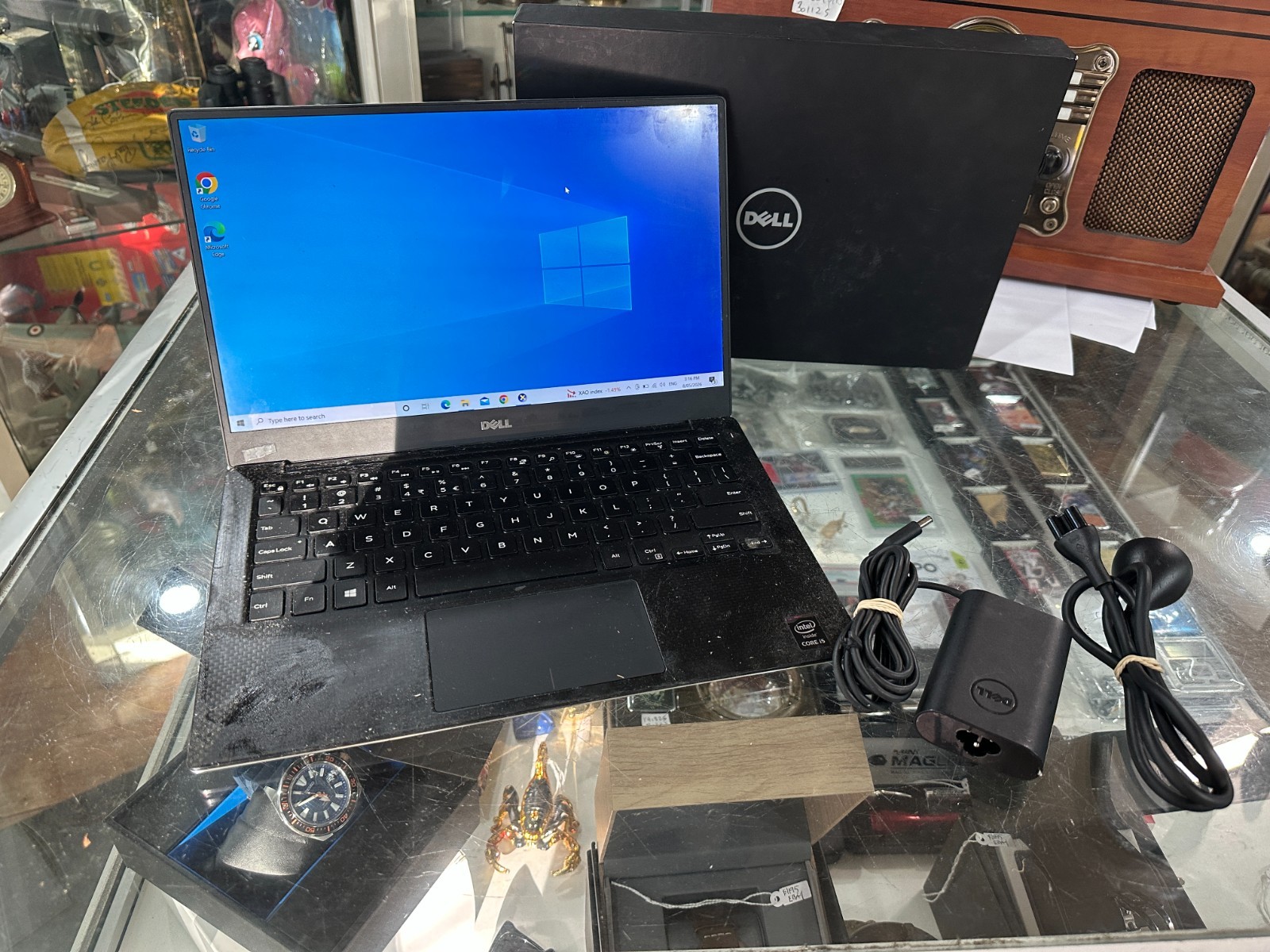 DELL XPS 13 9343 LAPTOP WINDOWS 10 HOME , 256 GB SSD 8 GB RAM – READ DESCRIPTION