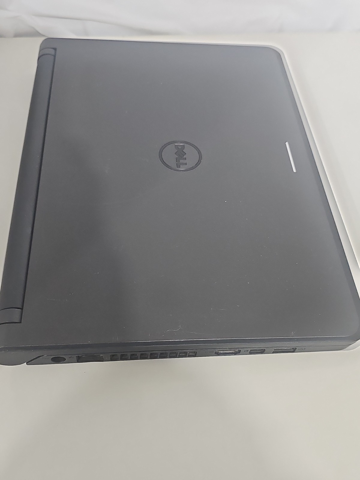 Dell LATITUDE 3340 WITH 4GB RAM AND 500GB HARD DRIVE. PLEASE READ