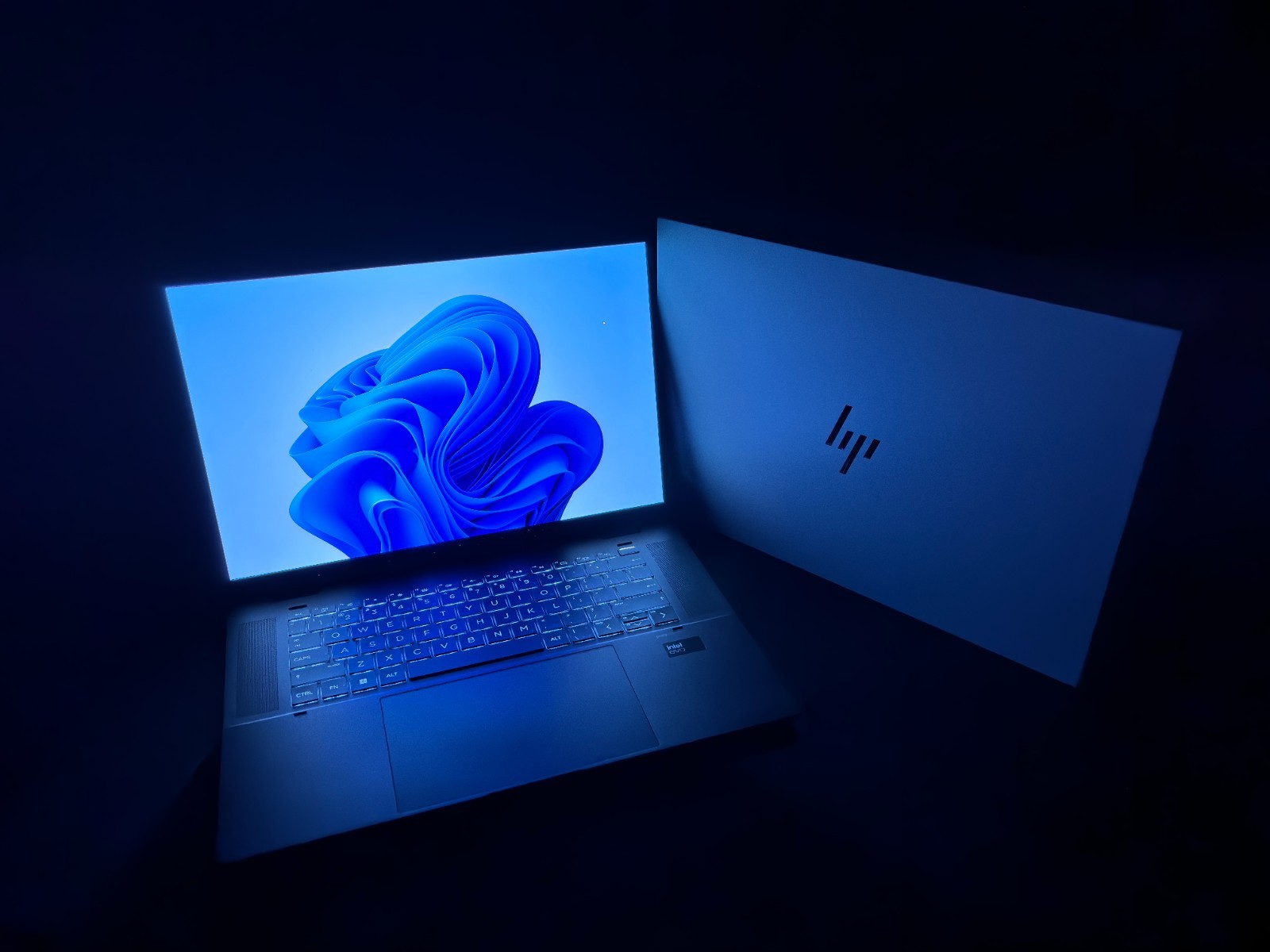 Like New | HP Spectre x360 16″, Ultra 7, 32GB RAM, 1TB SSD, OLED Touchscreen