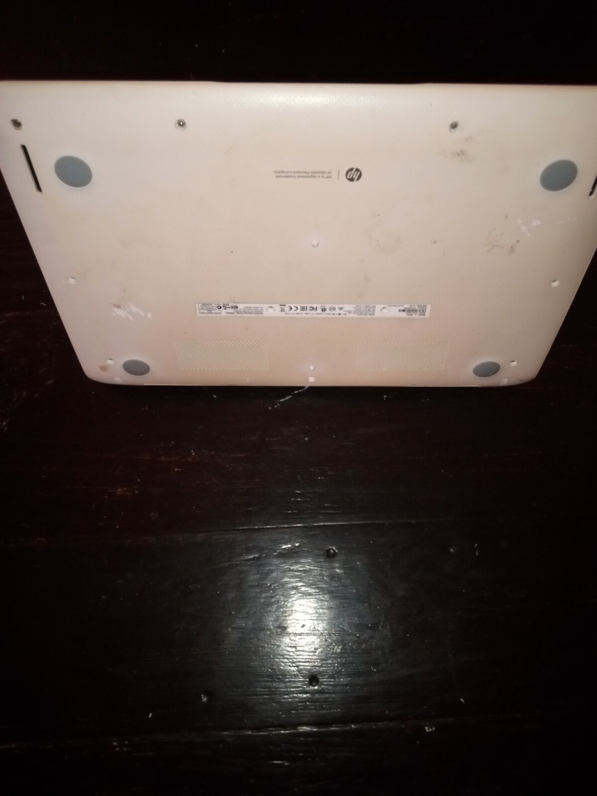 HP CHROMEBOOK 14in Laptop with 180-degree Hinge White with charger