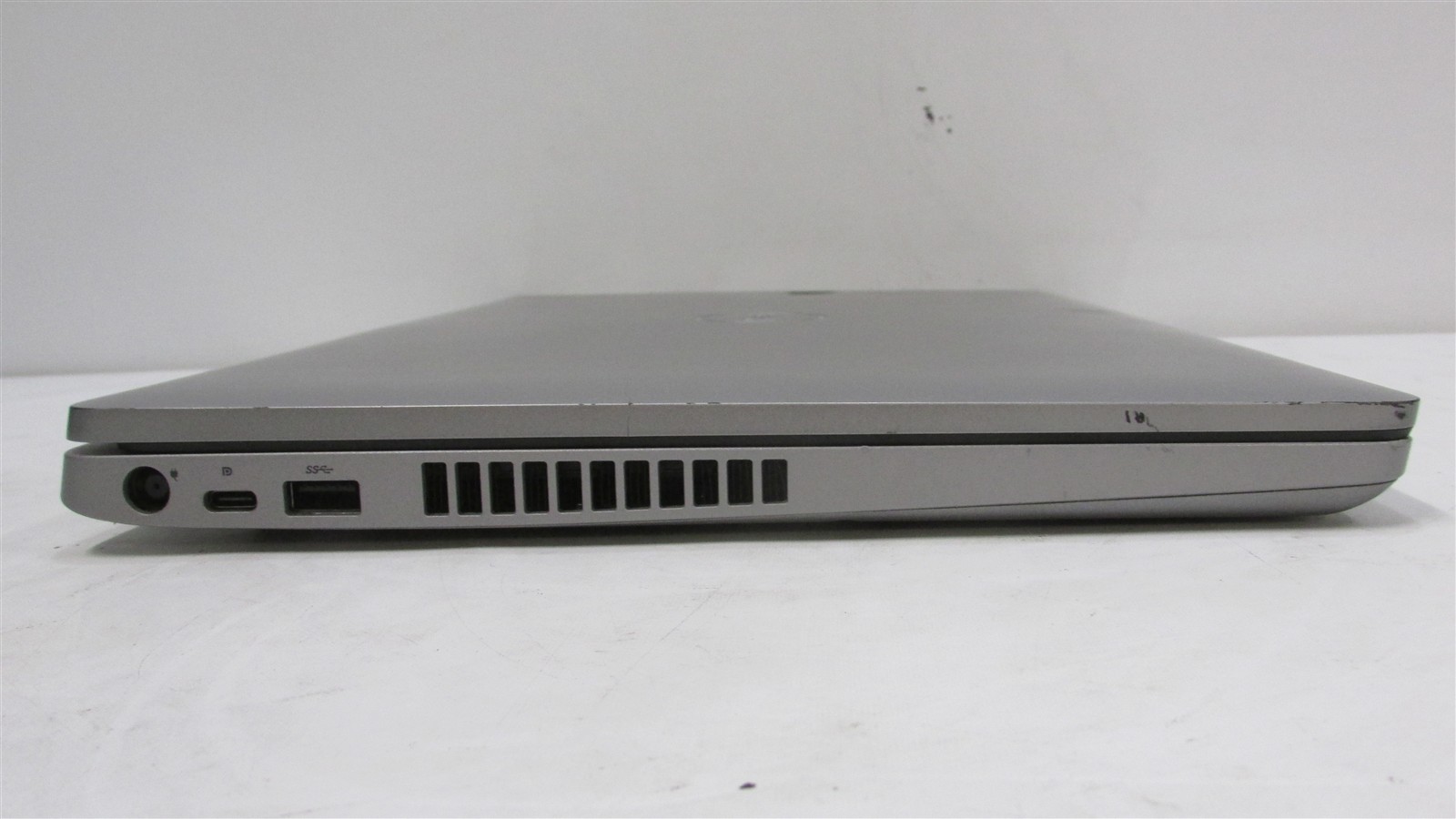 Dell Latitude 5510 i5-10310U 1.7GHz 16GB RAM 256GB NVME 15.6″ Win 11 Home DMG