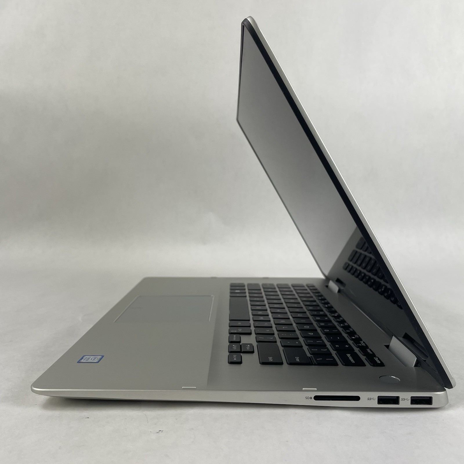 Dell Inspiron 7586 15.6″ i5-8265U 1.60 GHz 8 GB RAM No SSD/OS/AC/Batt