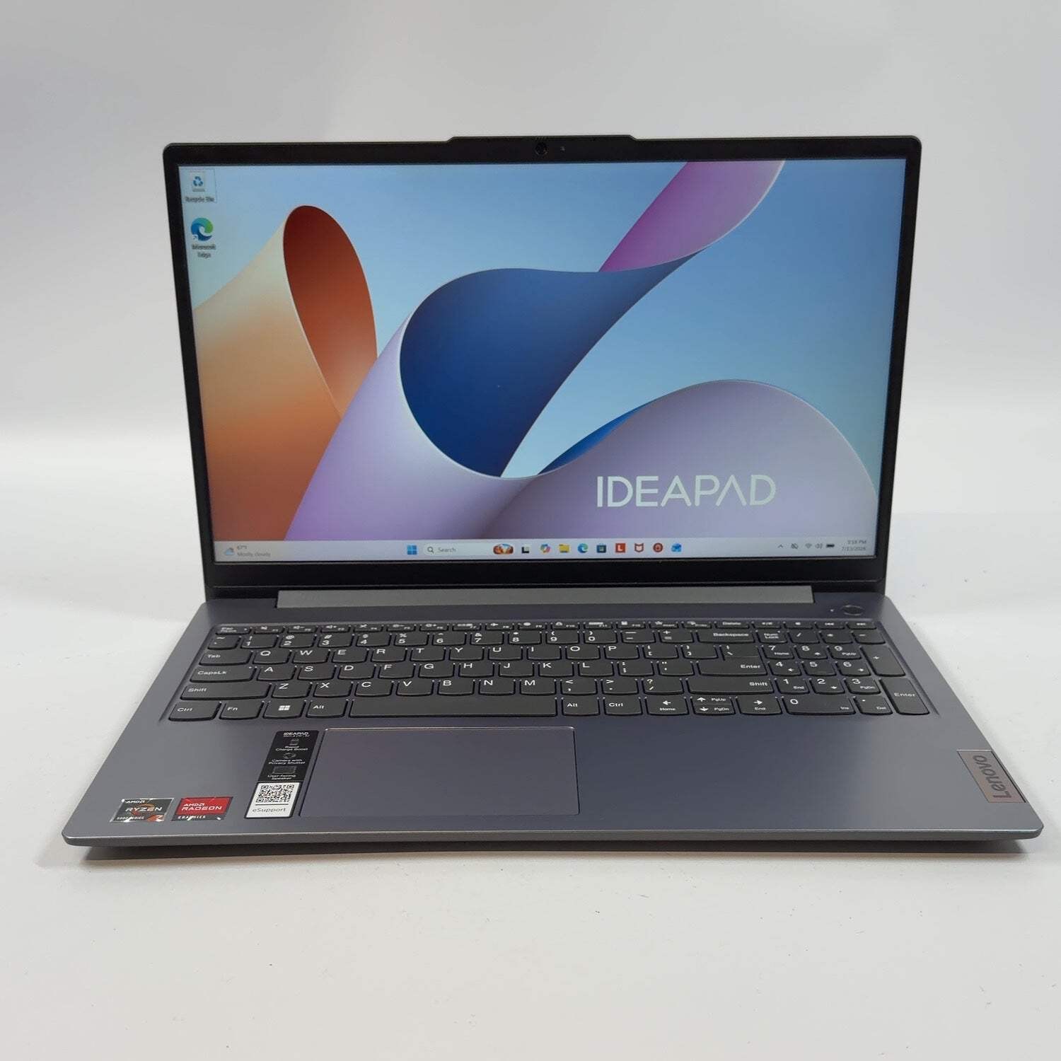 Lenovo IdeaPad Slim 3 15ABR8 15.3″ Ryzen 7 5825U 2.0GHz 16GB RAM 512GB SSD