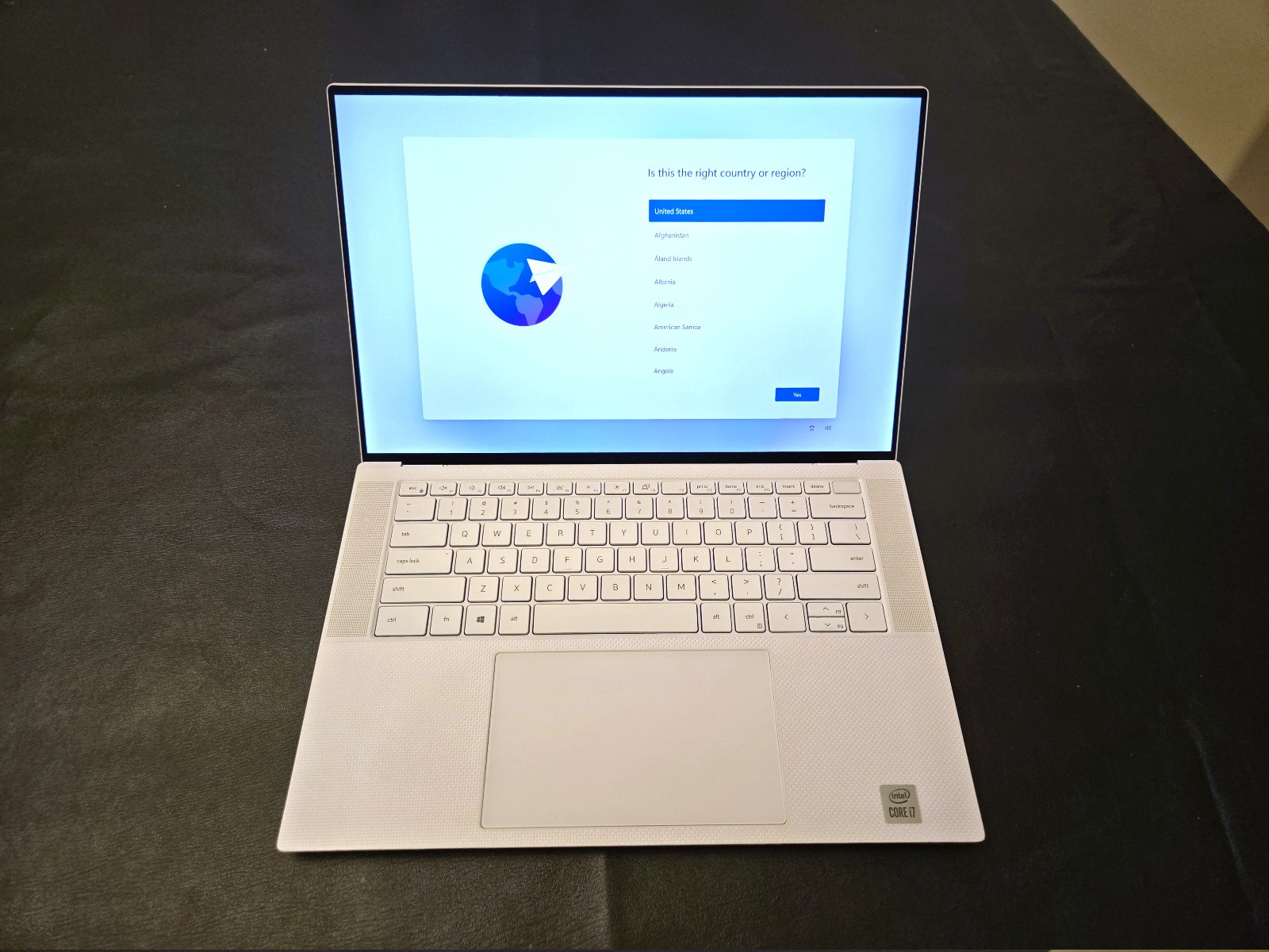 Dell XPS 15 9500 – 4K : i7-10875H (8c/16th) : 32gb RAM : 1TB SSD : GTX 1650ti