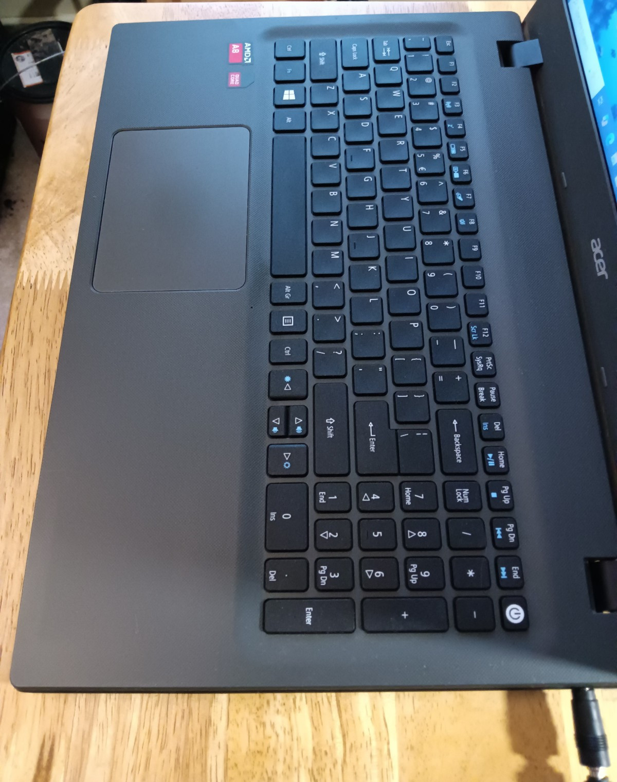 Acer E5-522-89W6/Amd A8-7410 2.20ghz/8gb/320gb/Windows 10 Home/Webcam/Hdmi/15.6