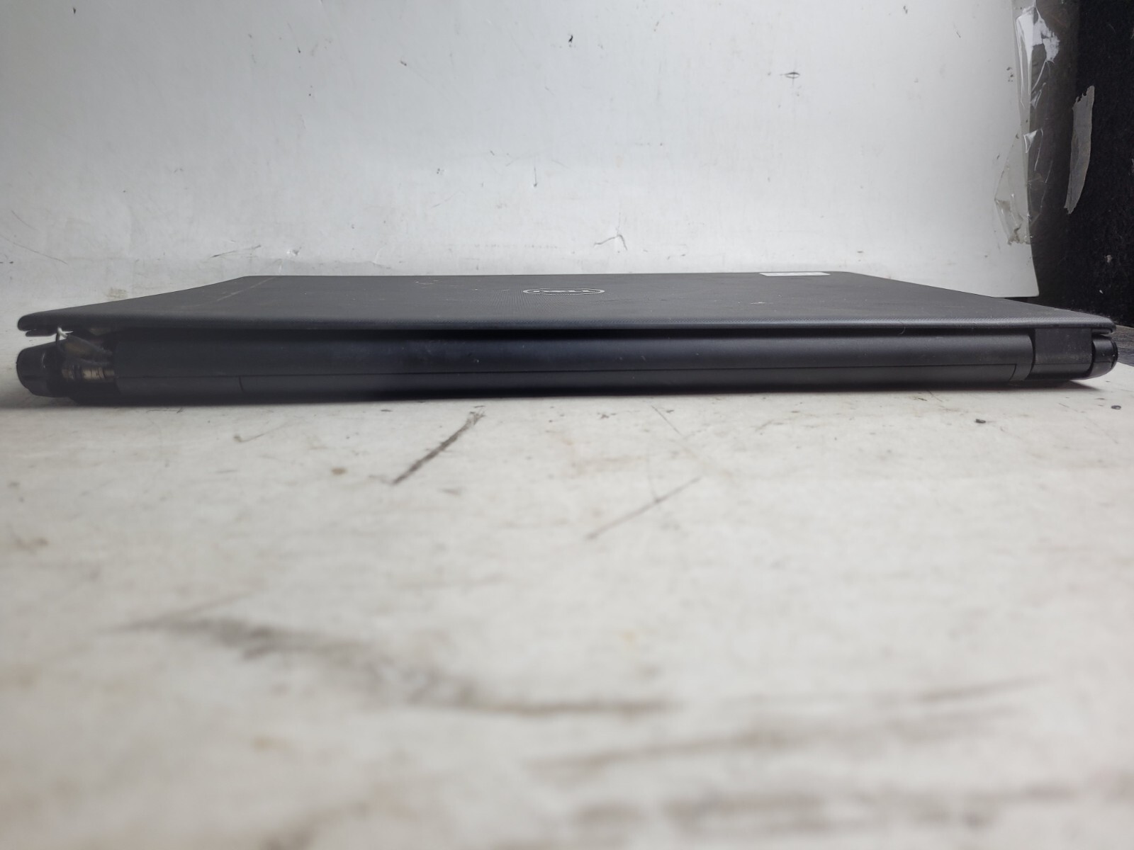 Dell Inspiron 15-3567 w/i3-7130U, 4GB RAM, 1TB HDD, 15.6″ Laptop for Parts #1828