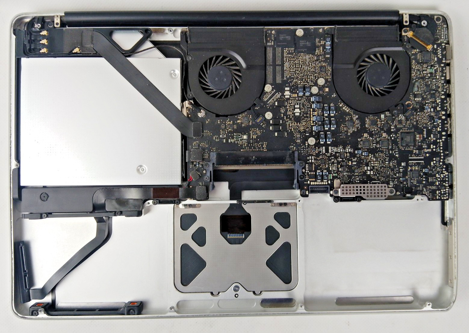 Apple Macbook A1286 2010 for Parts with Screen Fans Keyboard DVD Player