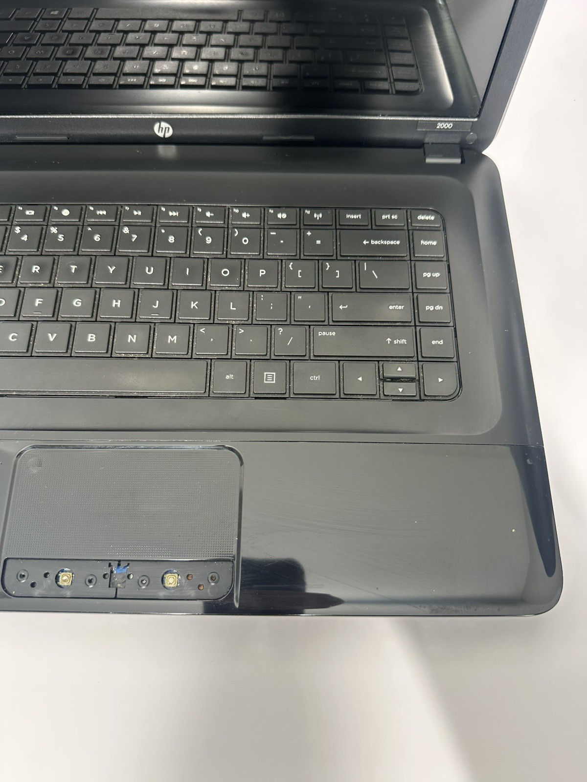 HP 2000-2D09WM With Battery /UNTESTED! UNKOWN!