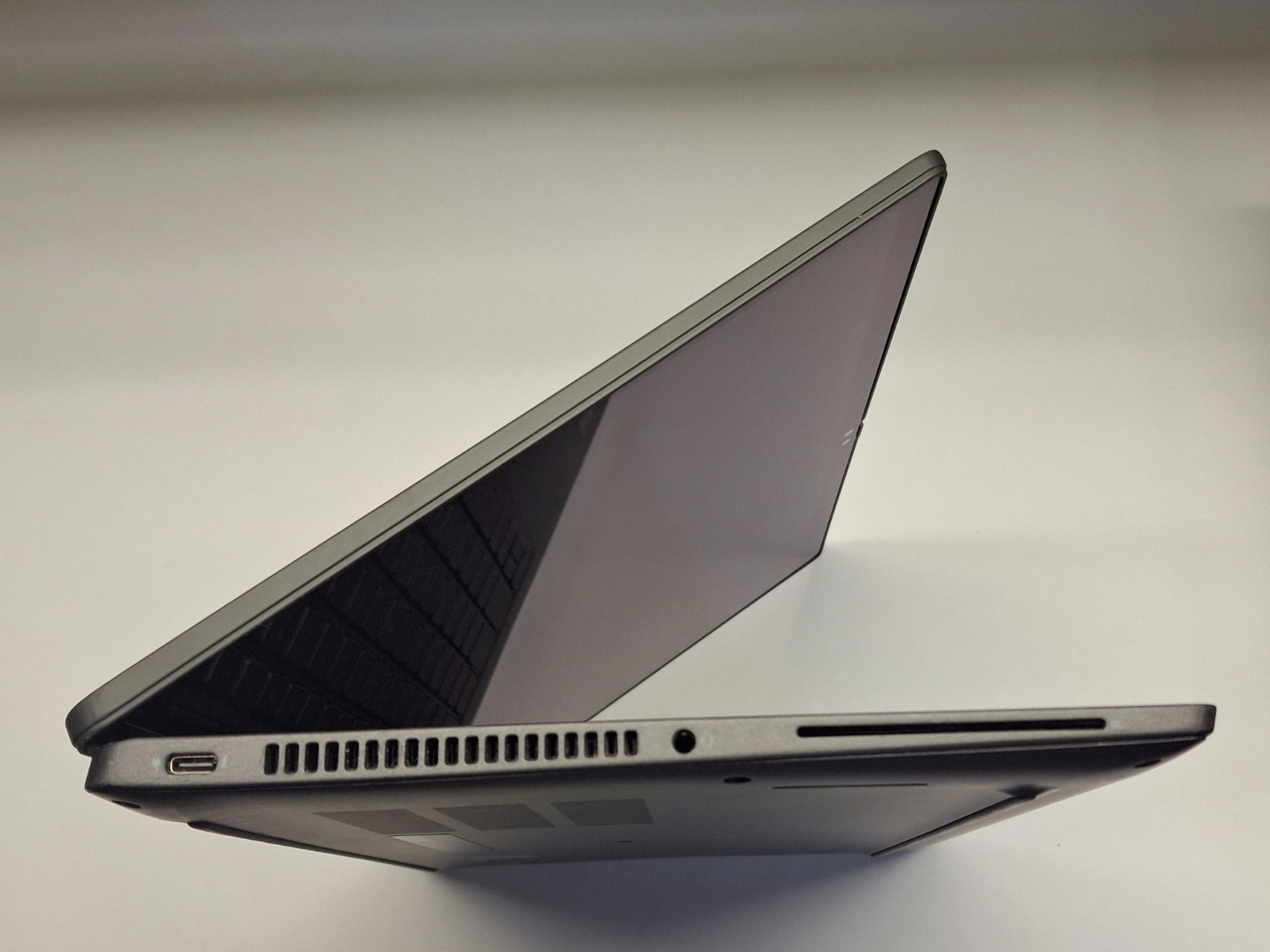 Dell Latitude 7430 Core i7-1265U 16GB Ram 256 GB NVMe Win 11 Pro 2-in-1 Touch