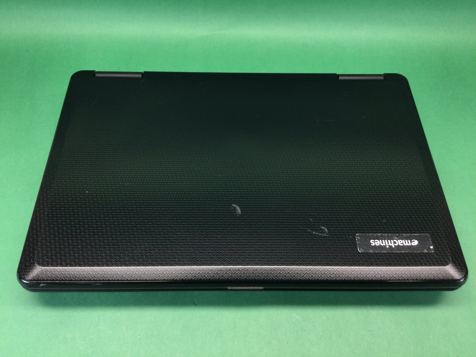 eMachines E527 Series E527-2537 – 15.5” Laptop – UNTESTED