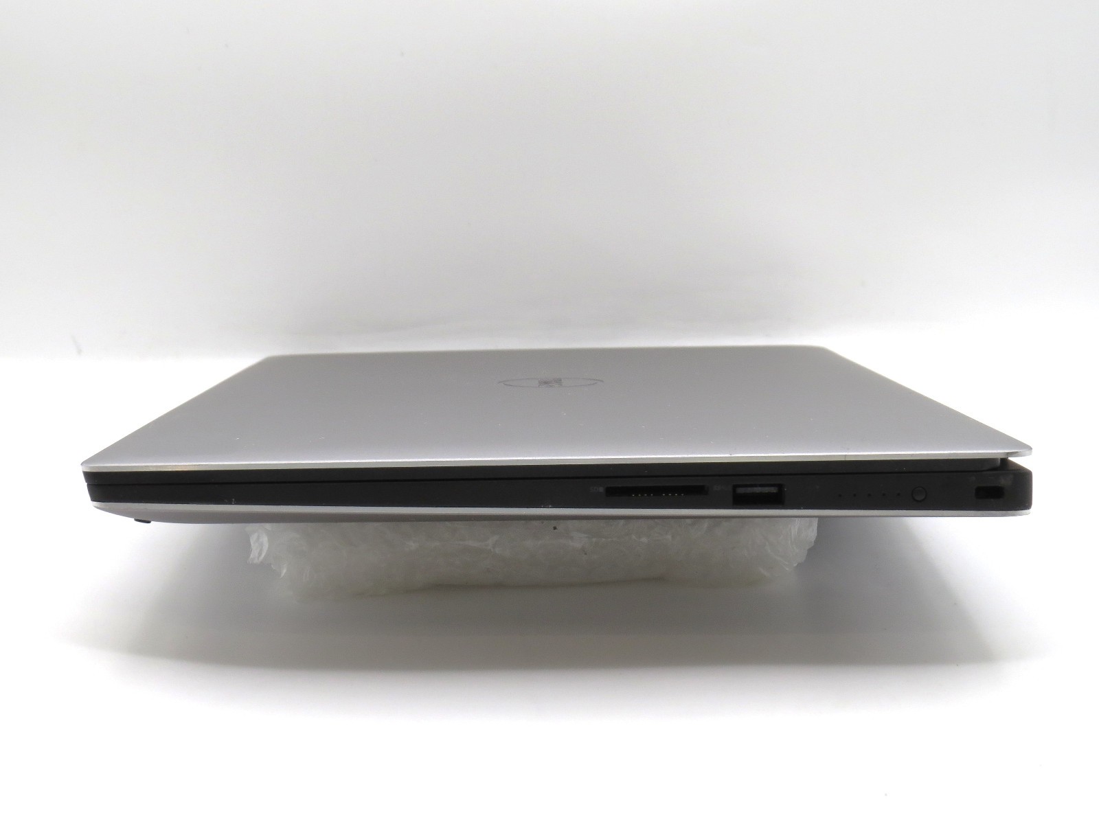 Dell Precision 5520 | E3-1505M@3GHz | 8GB/256GB | 15.6″ 4k Touch | No OS/AC/BATT