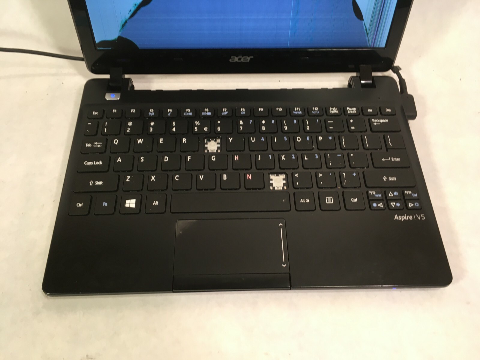 Acer Aspire V5-121 11.6″ Laptop AMD C-70 1.0GHz – CRACKED SCREEN -RR
