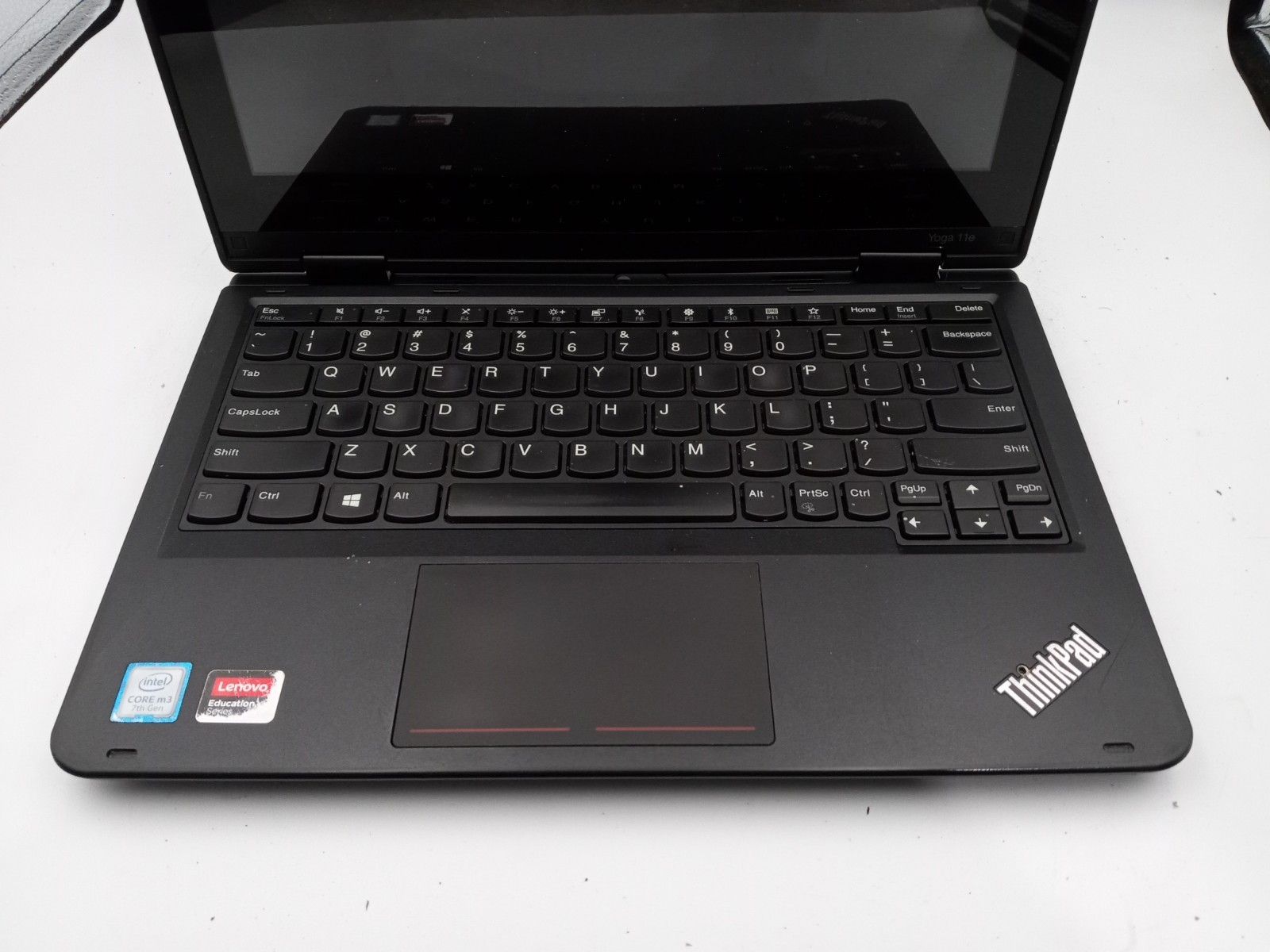 Lenovo ThinkPad Yoga 11e 2in1 Laptop Intel Core m3 7th Gen – CRACKED SCREEN -RR