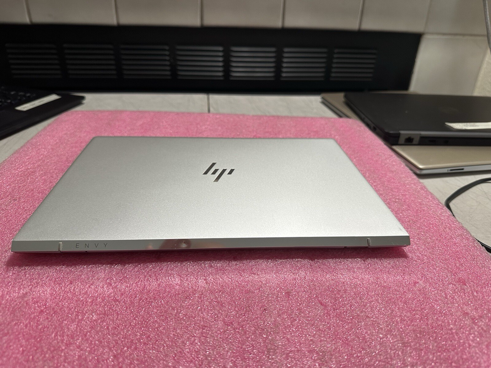 HP ENVY 13t-ad100 13″ Laptop, Touch Screen, Intel Core i7-8550U 8GB RAM, 360 GB