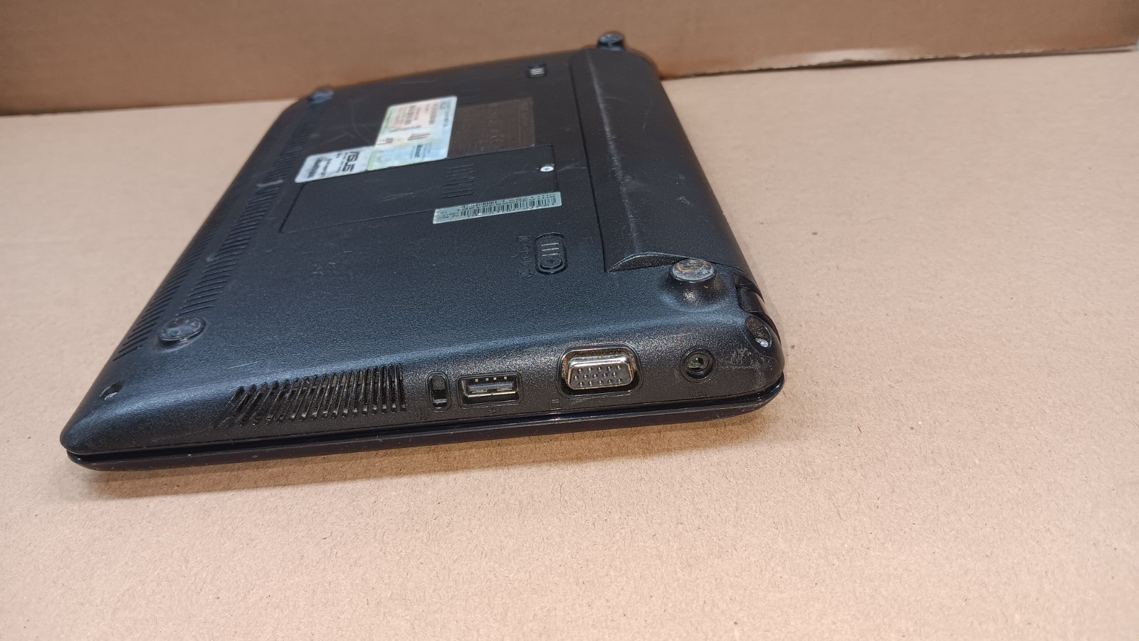ASUS Eee PC 1001P 10.1″ Mini Netbook Atom N450 2GB 160 GB HD Windows 7 Starter