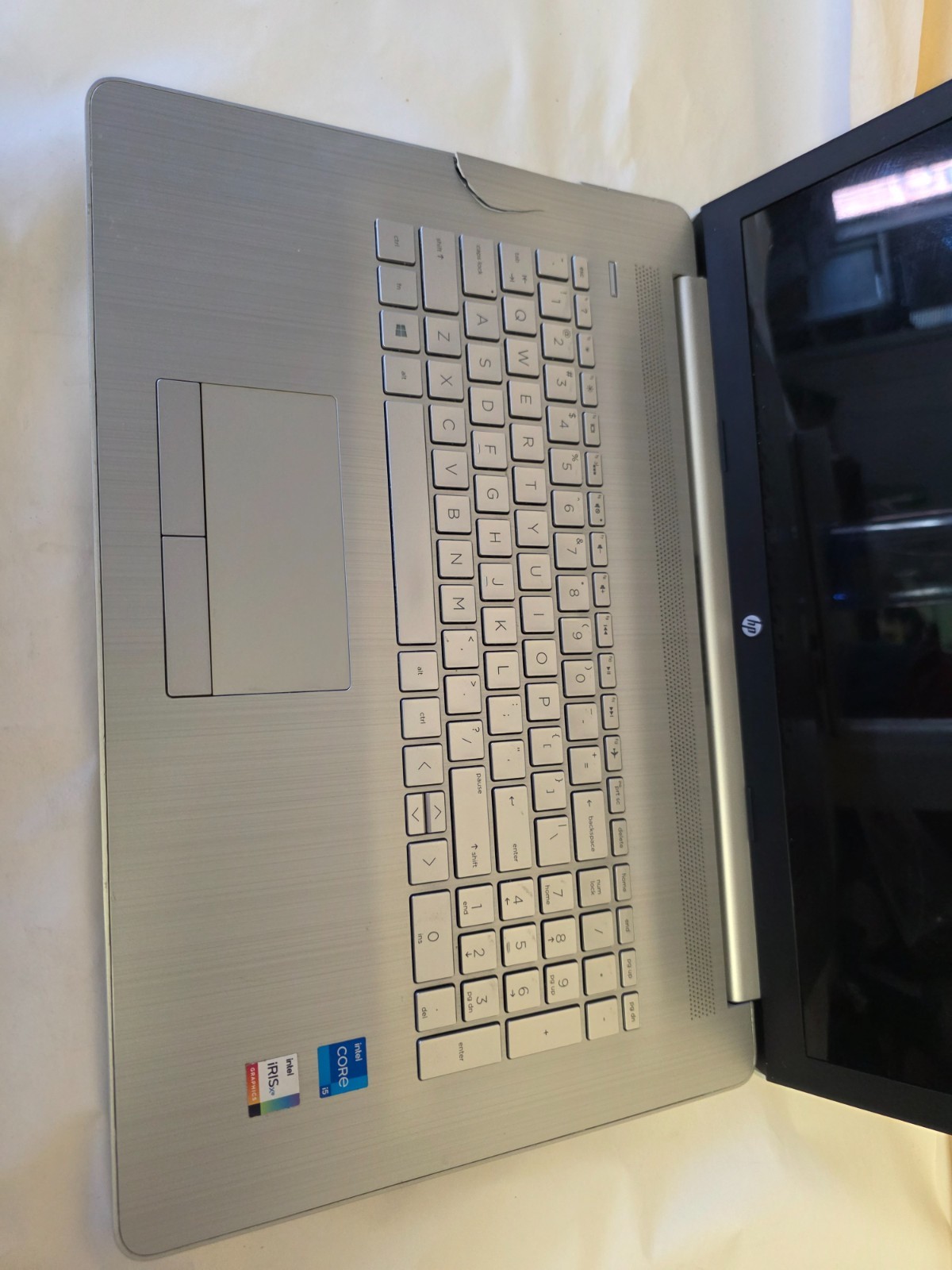 No Power HP 17 17″ Laptop Intel i5 11th or 12th Gen! – No Ram, No HDD, Look