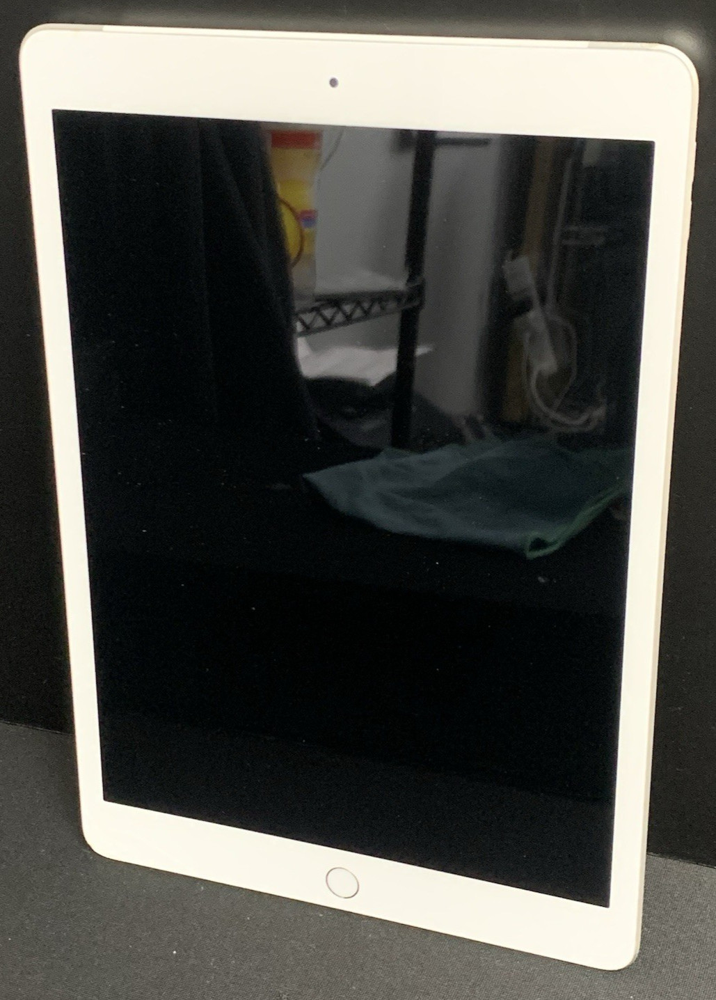 APPLE IPAD A2428 – 10.2″/8TH GEN/32GB/GOLD – PARTS ONLY