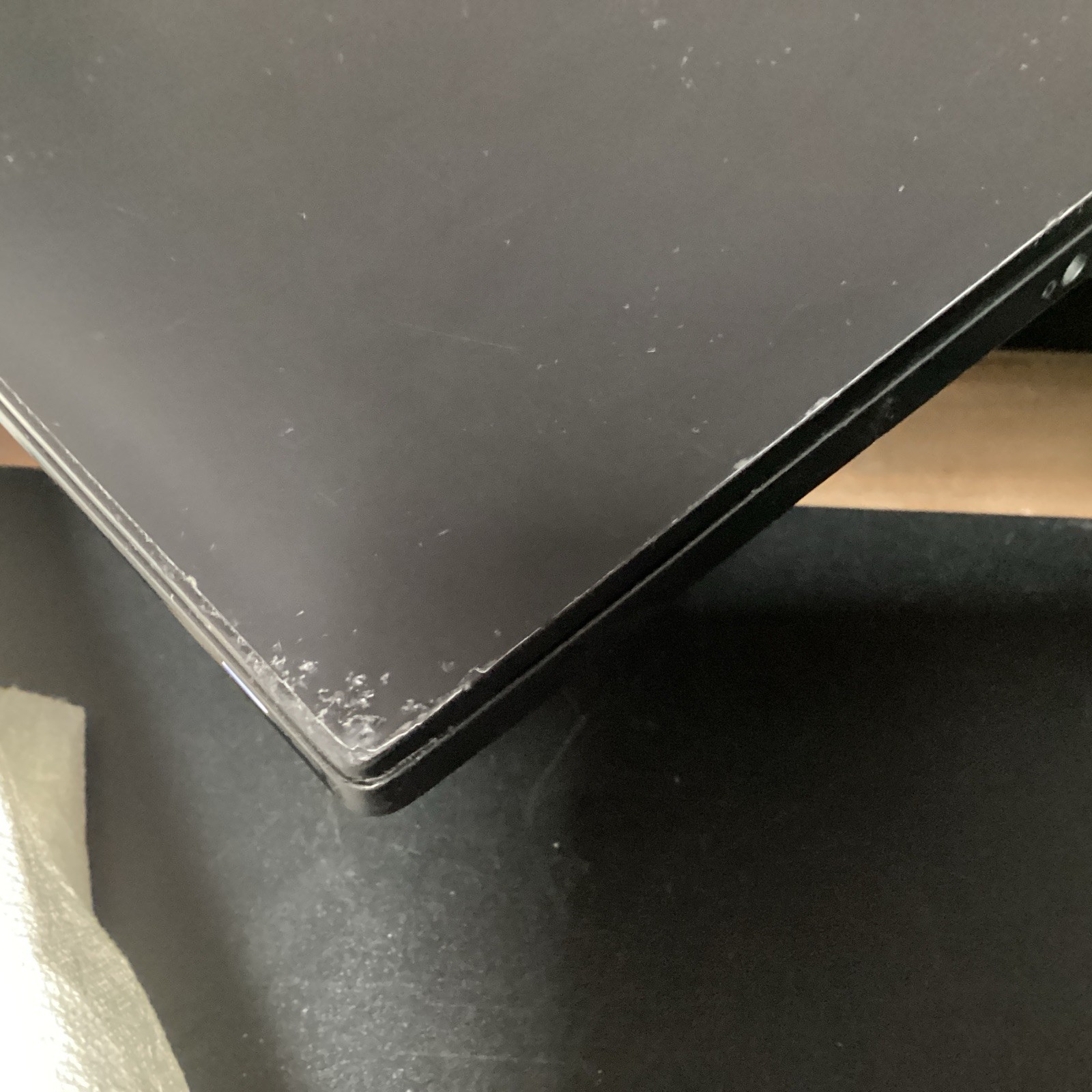 Dell Latitude 7480 14.0″ | i5-7300U@2.6GHz | 8GB RAM | 512GB SSD | Win 10 Pro