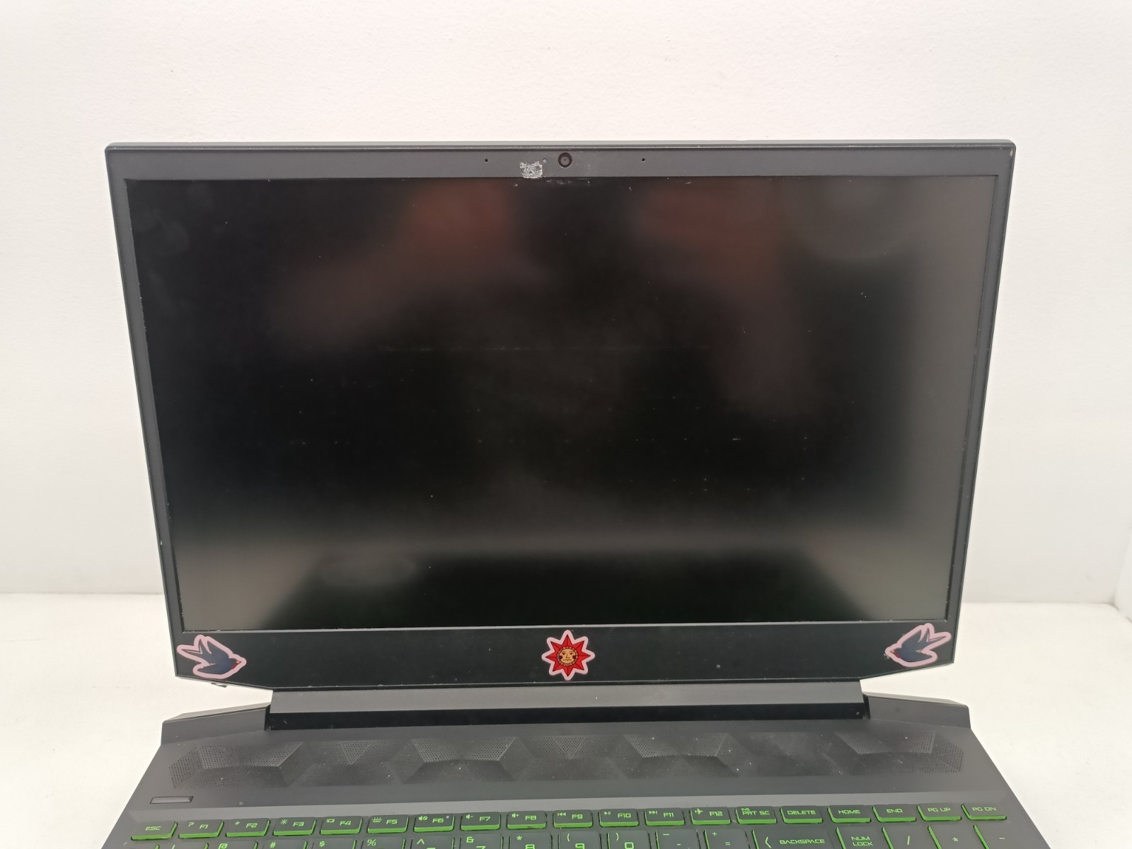 Broken 2016 HP PAVILION 15-EC1073DX 15.6″ AMD Ryzen 5 4500 No RAM/SSD #91