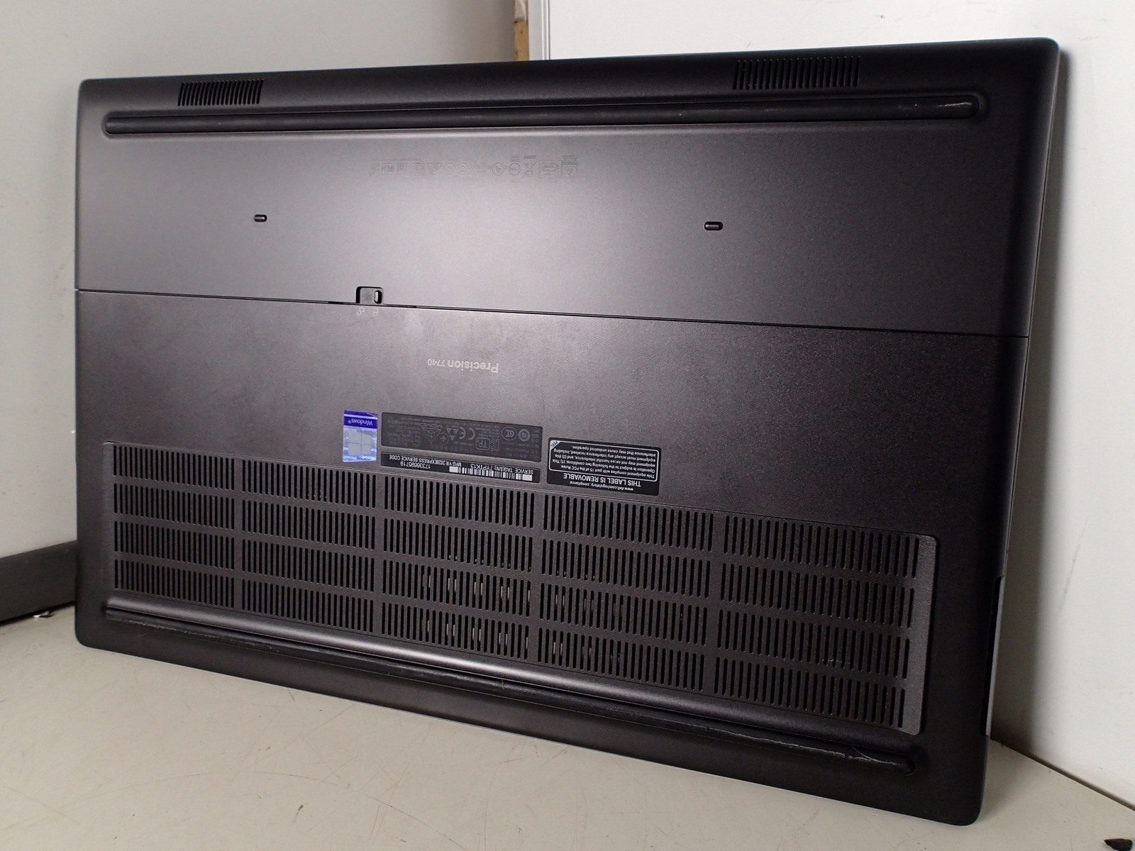 Dell Precision 7740 intel Core i7 9750H 2.60GHz 32GB RAM 512GB m.2 Win 11 Pro